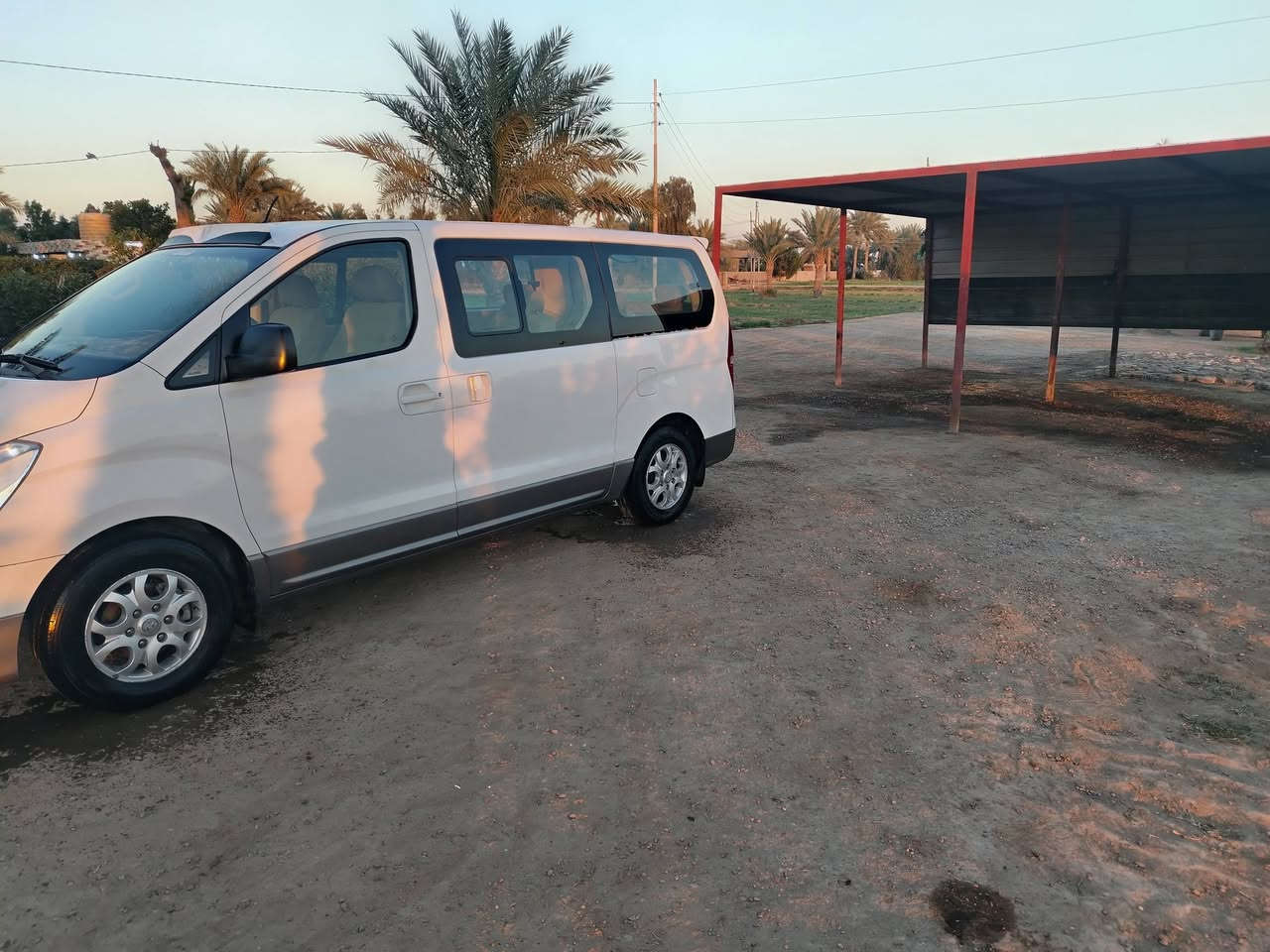 السلام عليكم ستاركس للبيع 2013 مكفول كفالة عامه من كلشي شرط السونار رقم بغداد مكان بابل *********** السعر خاص
