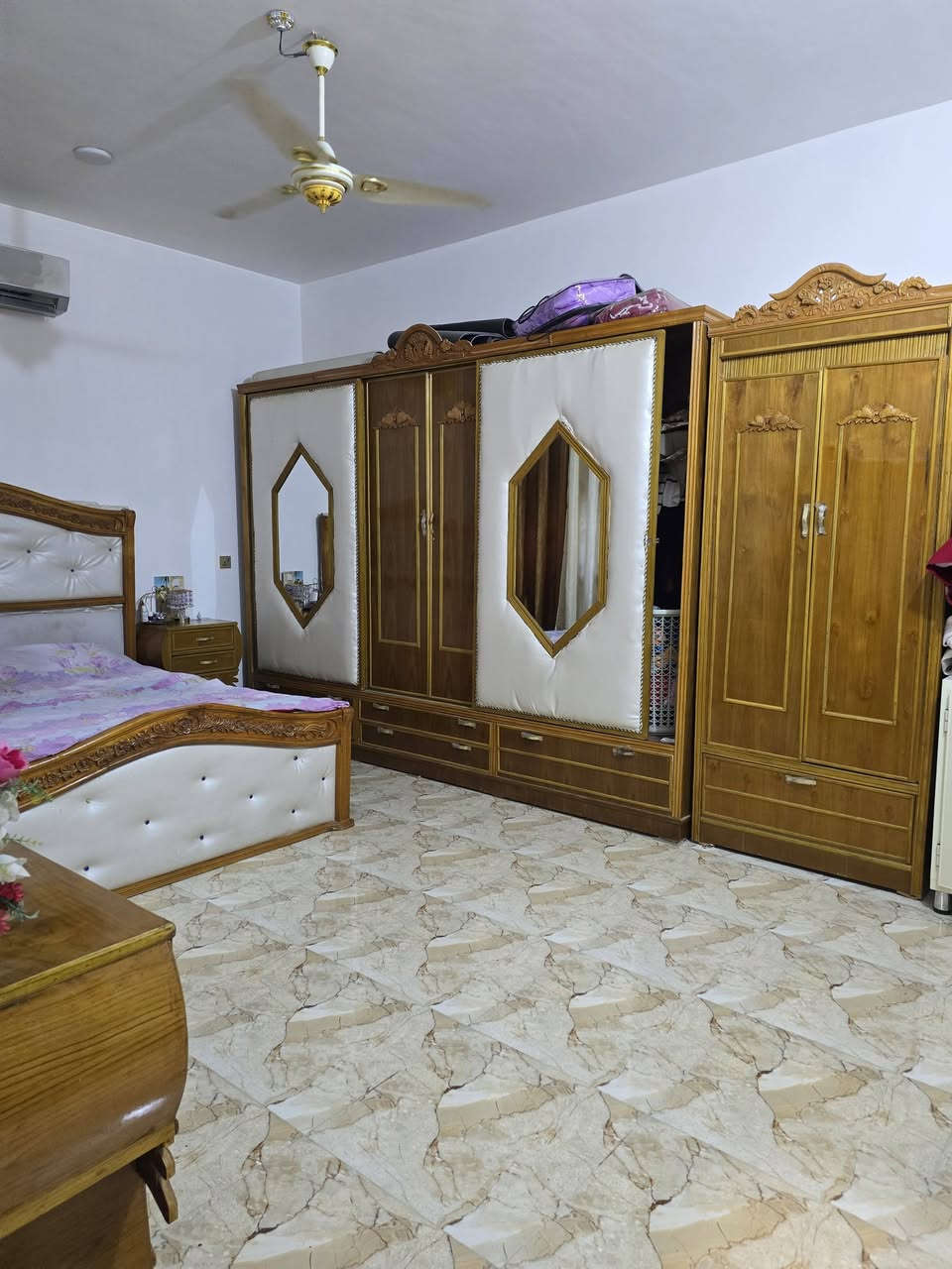 السلام عليكم مشتمل للبيع
حي ذويب ثاني مساحة 120
خدمات كاملة استفسار اكثر
***********مكلف بلنشر مكلف بلنشر
