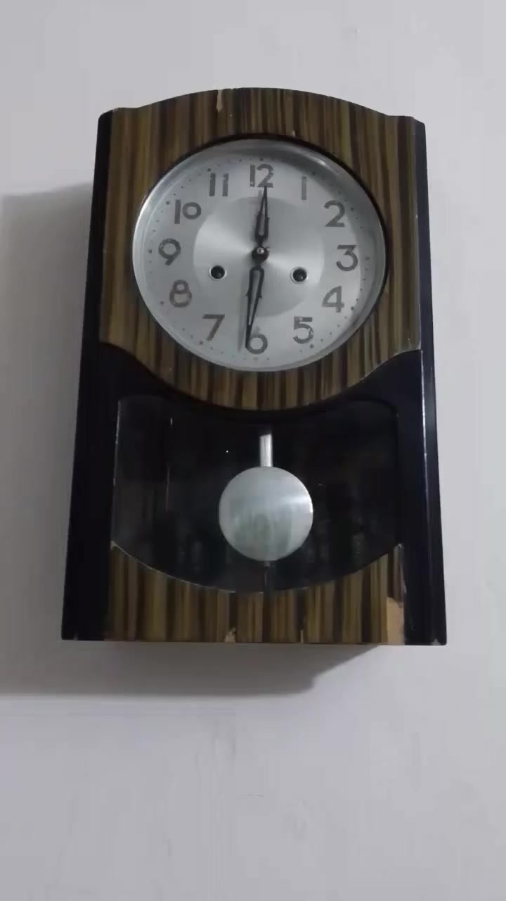 سلام عليكم ساعة صيني الصنع صناعة ثمانينات بدون مفتاح سعر ٤٠الف
الرقم:***********
