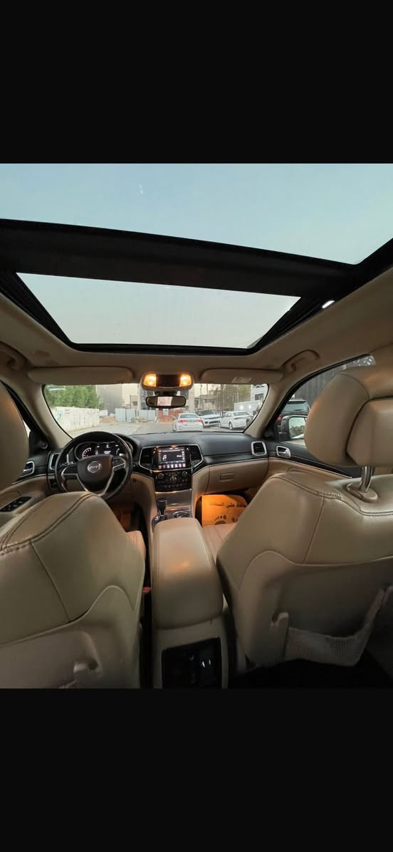 السلام عليكم جيب 19خليجي وكاله ليث العبيدي لمتد سياره جديده سياره صار بيه البنيد صبغ واشويه من الحاملغ فقط بدون دواخل ***********
