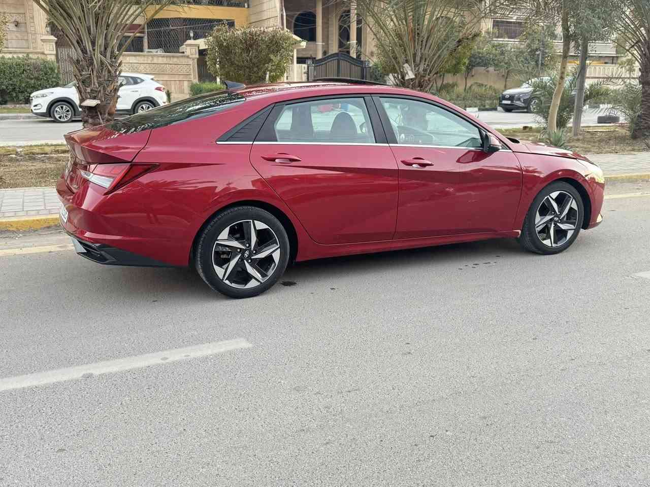 السلام عليكم
النترا 2023 فول الفول لمتد 
فتحه/ بصمه / رادارات/ شاشات دجيتل/ كشنات جلد / كشنات تبريد تدفئه / حساسات / حادثه ربع الجاملغ والبنيد نفسهن معدلات 
السياره جاهزه للاخير رايده ب158 وبيه مجال 
مكاني بغداد حي العدل 
الرقم ***********
