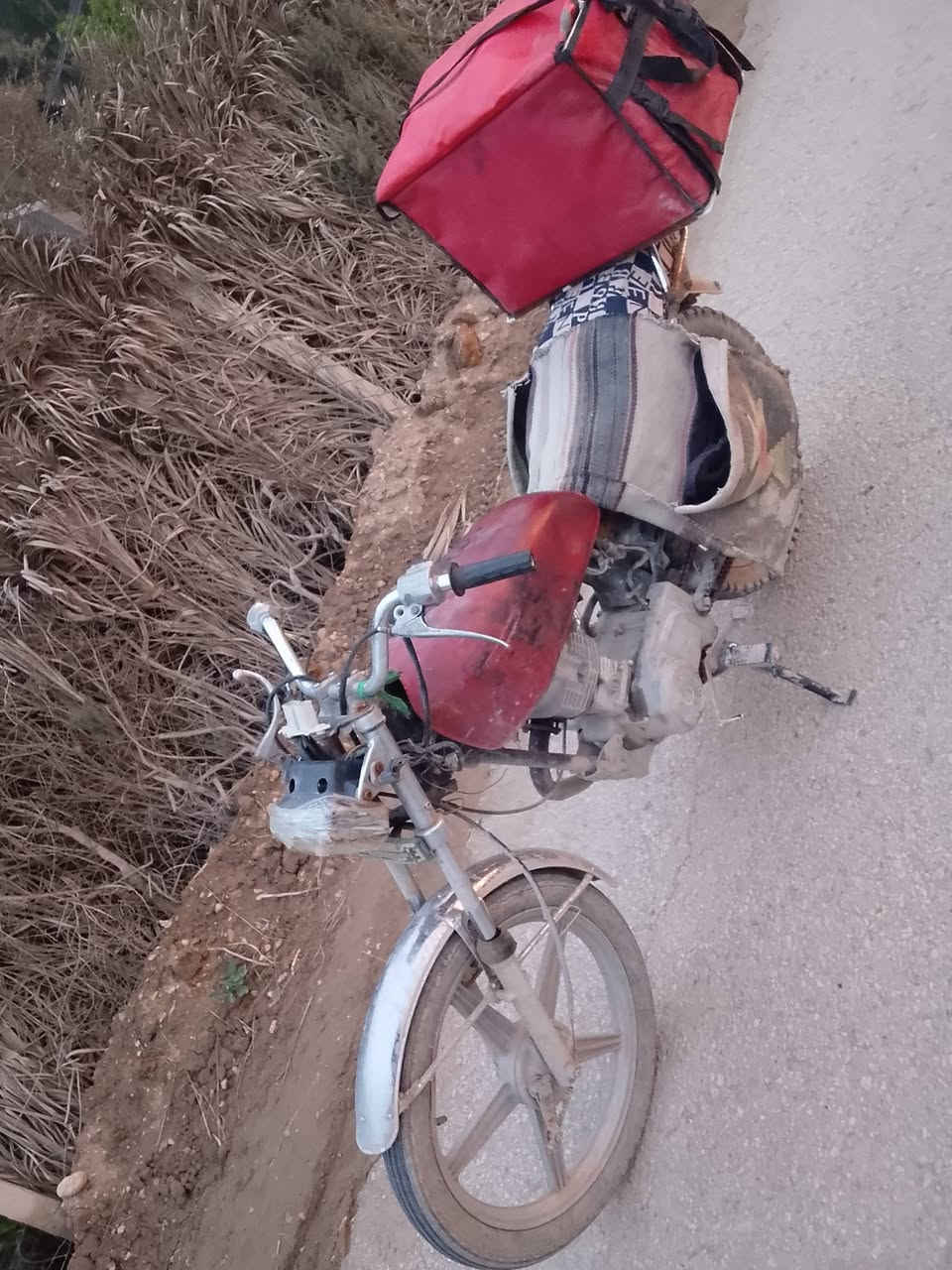 سلام عليكم مره خصه الادمن المحترم اربعه كير أوراق اصولي بيه نقص ورقتين الوصلين سعره 175وبيه مجال قليل حك جيه مكان كربلاء الحسينيه ***********
