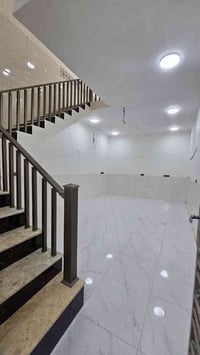 بالشرطة قطاع ٨٠ • ١٠٠م • ركن شارع ٢٠م