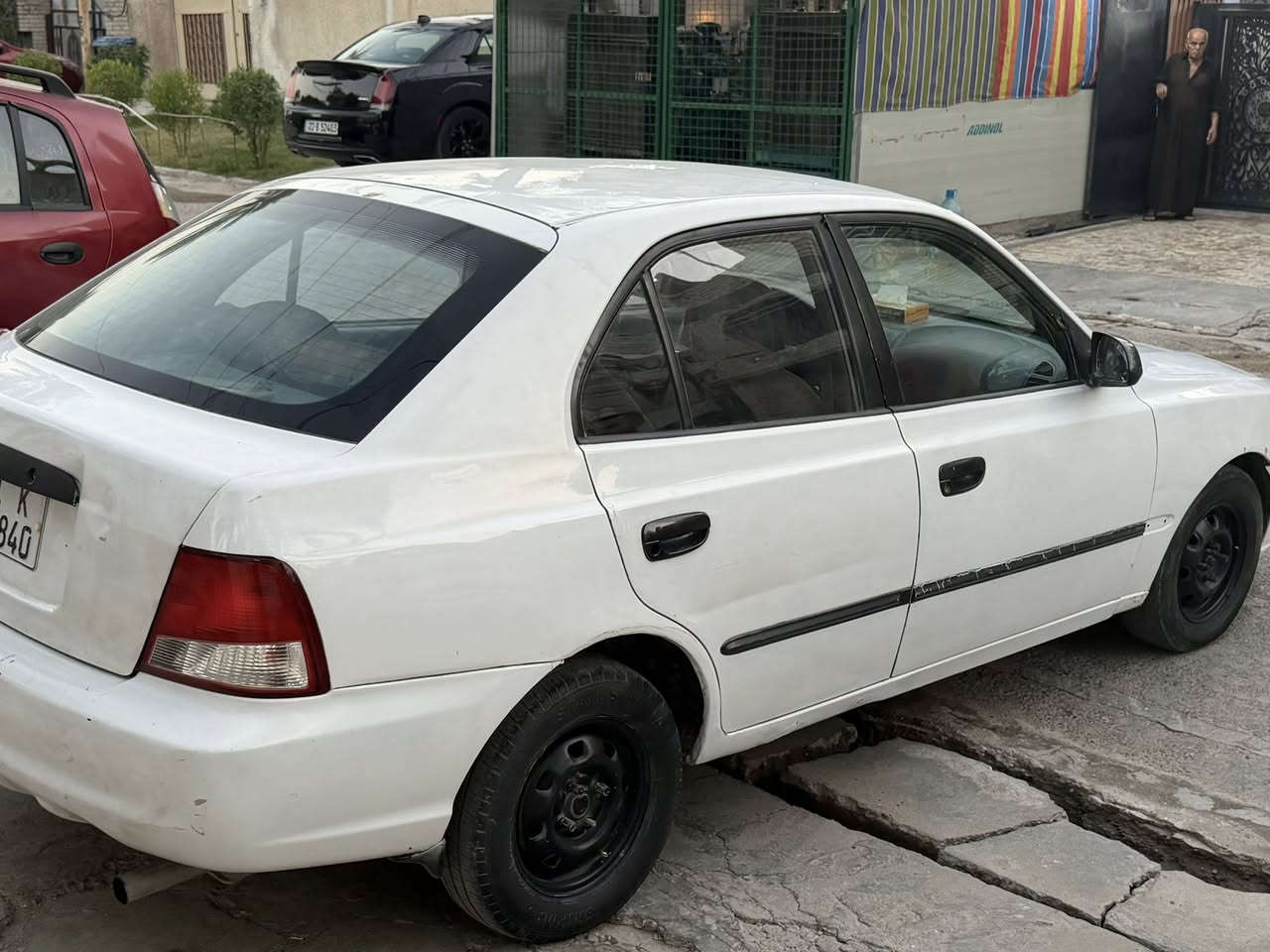 السلام عليكم . اكسنت موديل 2001 كير عادي بيهة طخات بسيطة ابيع صبغ حزام دواخل سليمة شواصي ولغود والبجم كلة عالبلاد رقم بغداد الجديد باسمي السعر 40 وبيهة مجال  مكاني بغداد العامرية ***********
