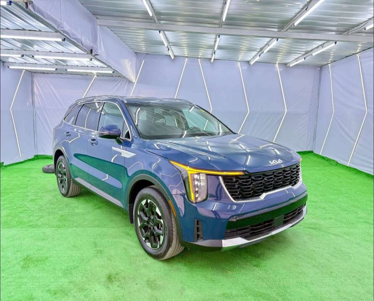 🤠🤠 يرجى قراءة الاعلان بشكل كامل 🤠🤠 

2025  KIA  SORENTO .. S  ..

                 👈🏻👈🏻👈🏻 كيا / سورنتو 👉🏻👉🏻👉🏻

   👈🏻 السيارة موجودة في الاردن المنطقة الحرة 👉🏻 

     ♦️ رقم الشاصي موجود من ضمن التصوير ♦️ 
 
سعة المحرك:-  2.5 GDi
المسافة المقطوعه :- 32 mi (( زيرررررررررو ))        
اللون :- ازرق                
الموديل:- 2025
مواصفات السيارة :- 
عدد المقاعد :- 7 مقاعد 

الاضافات#👇👇
 شاشه كبيره نفكيشن 
فرش جلد اسود  
تحكم سرعه
تحكم مسجل 
ويل 18 انش 
كأمره خلفية 
اشاره بالمرايا 
حساس تجاوز
كراسي مدفيه
بصمه تشغيل 
لايت زينون 
تشغيل عن بعد 
كرسي ذاكره 
كشاف امامي 
حساس امامي وخلفي 
تدفئة مقاعد  
 

و المزيد من الاضافات في عالم ((SORENTO)) 

              🚗 ضرر السيارة موضح بتصوير   🚗 
    مصلح جاهز جاملغ امامي يمين مع نصف البنيد 

🚦🚦🚦السعرعلى الخاص فقط  🚦🚦🚦🚦
🔺🔺🔺🔺🔺🔺🔺🔺🔺🔺🔺🔺🔺🔺🔺🔺

📍 الفروع:

الفرع الاول :- 
بغداد - البياع - الشارع الثاني - معرض الهاشمي ( سيد سيف الموسوي ) 
‭0790 241 0177‬ / اتصال او واتساب
~~~~~~~~~~~~~~~~~~~~~~~ ‭
الفرع الثاني :- 
المسيب - شارع السدة - شركة علي الريس ( سيد حيدر المعموري )    
‭ ‬‬‭+964 781 976 7048‬
واتساب او اتصال 
~~~~~~~~~~~~~~~~~~~~~~~
الفرع الثالث :- 
النجف الاشرف - حي الحسين - مقابل بانزين خانه الكرار - سيد خالد الكيشوان - 
‭+964 781 399 9323‬ 
واتساب او اتصال 
~~~~~~~~~~~~~~~~~~~~~~~
الفرع الرابع :- 
الاردن - الزرقاء - المنطقة الحرة - شارع ( 21 ) شمال - شركة علي الريس المعموري ( ابو عبدالله الموسوي ) 
( فريق المبيعات ) 👇🏻👇🏻👇🏻👇🏻👇🏻 
00962791707787 / ابو عبدالله 
00962798611811 / ابو محمد 
00962791493166 / ابو احمد 

اي ملاحظات او اي استفسار او طلب صور او مقطع فيديو مصور ل اي سياره يرجى التواصل على الرقم التالي 
00962791311893 / عبدالله الموسوي 

🖋 بإدارة: أبو عبد الله الموسوي

((إن أرضيناك فتحدث عنا، وإن لم نرضك فتحدث إلينا))

🔖 #سيارات_أمريكية #استيراد_سيارات #سيارات_كندية #عروض_سيارات
#الزرقاء #المنطقة_الحرة #سيارات_العراق #سيارات_سوريا #سيارات_الأردن
#علي_الريس_الموسوي #تجارة_السيارات
#موؤسسه_الشهداءالسعودية_الكويت_مصر_العراق_لبنان
