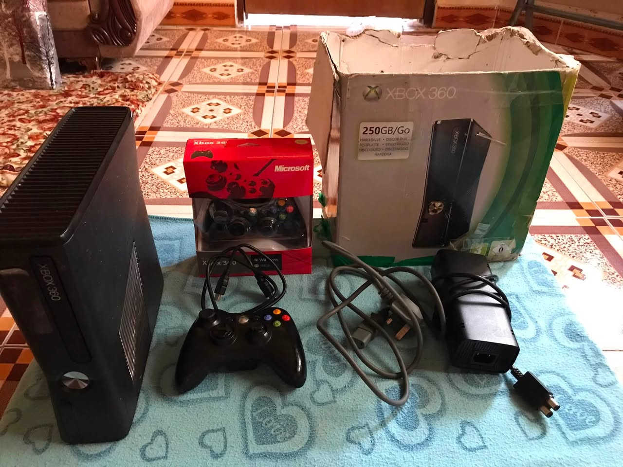 سلام عليكم للبيع اكس بوكس 360 جهاز كلش كلش نظيف ماشاء الله هارد 250 كيكا يحتوي 98لعبه وقابل للزيادة يده بلادي ليزر اصلي ويده بعده بل كارتون مامستخدم لمس اصلي مكان قرص شغال الجهاز شرط مامفتوح بعده لزكه شركه بيها مكاني كركوك رقم موبايل *********** سعره 120 الف وبي مجال شي قليل
