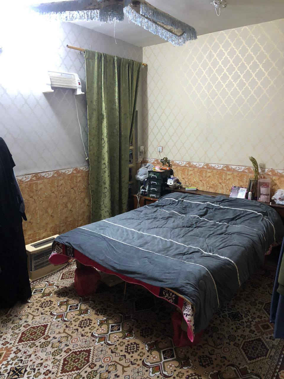 السلام عليكم دار للبيع  الموقع الطاقه الدار ملك المساحه ١٢٤
 يحتوي الدار عل مطبخ و صاله و استقبال و حمام داخلي فقط ويحتوي عل غرفتين نوم و صحيات خارجيه الاستفسار عل الارقام الاتيه***********
