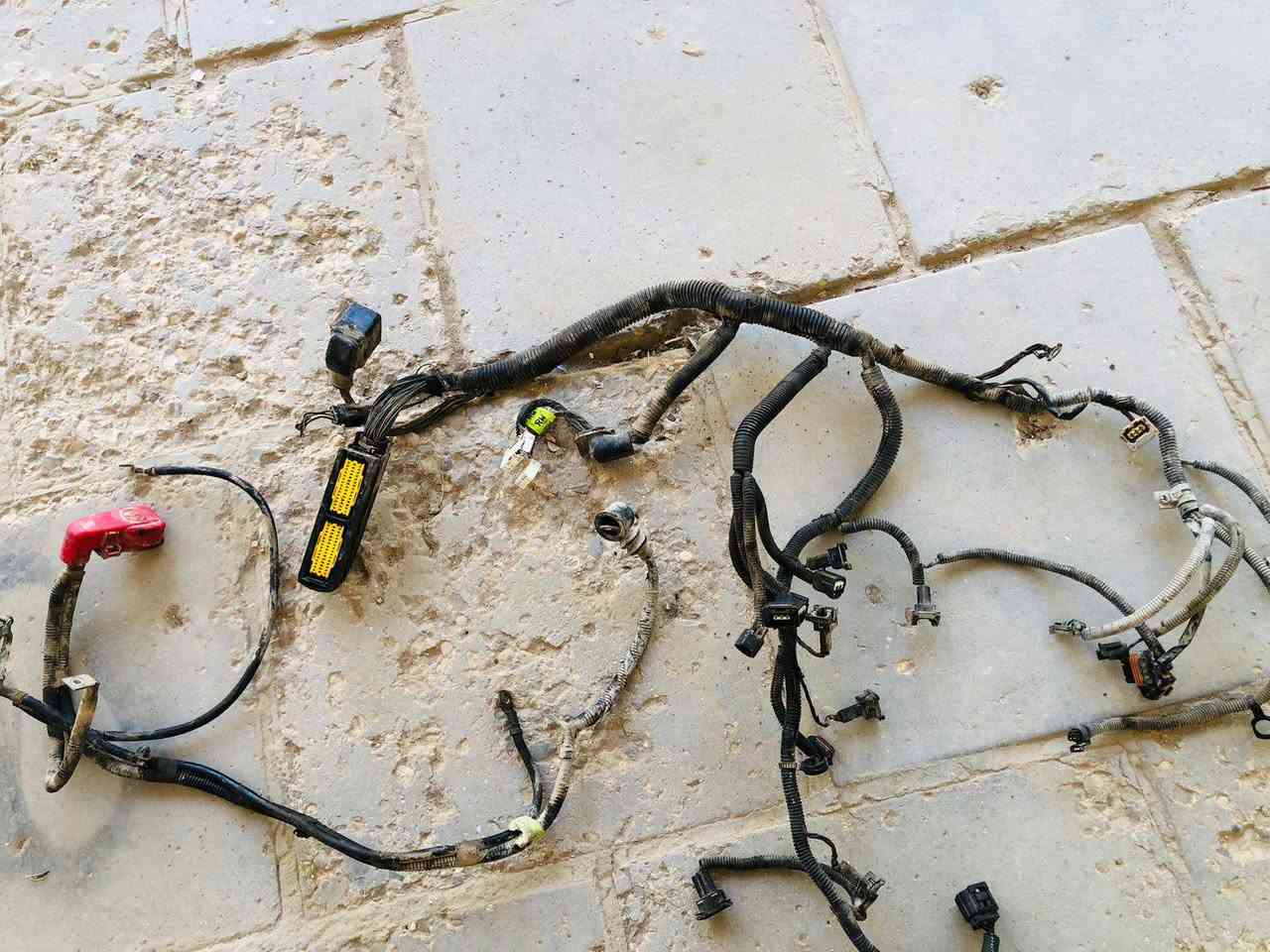 السلام عليكم ظفيره اوبترا كوريه اصليه للبيع نظيفه ما بيها اي گطع كامله المكان ناصريه سوك الشيوخ رقم الهاتف ***********
