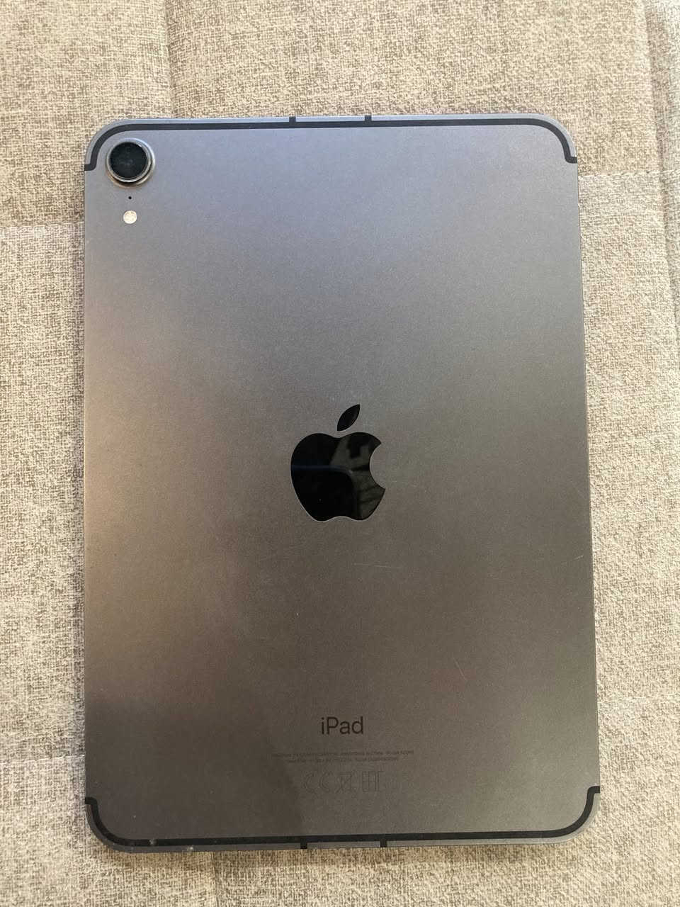 السلام عليكم
ايباد مني ٦ مستعمل للبيع 
iPad mini 6 

المواصفات 

المعالج : Apple A15 
الذاكرة : 256GB
رام السرعة : 4GB
الكامرة الامامية : تعمل
الكامرة الخلفية : تعمل 
البلوتوث: يعمل 
الوافاي : يعمل 
السماعات : تعمل 
الفلاش : يعمل 
البصمة :تعمل
زر التشغيل : يعمل 
يدعم السيمكارت 
الشاشة ٨ انج : تعمل 
البطارية : جيدة جدا 
نظام التشغيل :iOS 26
لاصقة شاشة للحماية 
كفر للجهاز للحماية 
الجهاز بدون ملحقات  
الاضرار : لاتوجد 
الجهاز ما داخل تصليح 

السعر : 525.000 الف 

للتواصل : ***********

بغداد - شارع فلسطين ساحة الموال
