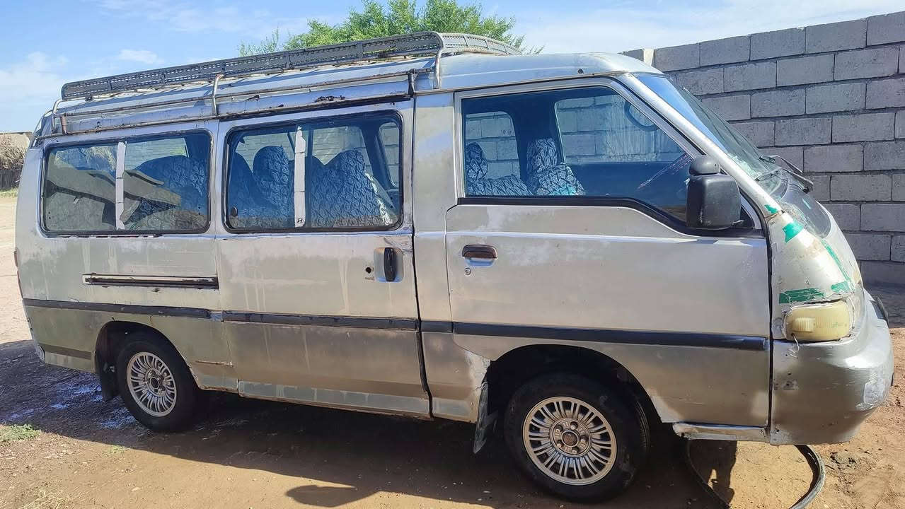 السلام عليكم 
مكلف بالنشر
للبيع كيا هونداي كير ومحرك شرط تايرات جديدوالكشر شوف العين 
فحص بغداد 
السعر19وبيه مجال يرهم مراوس وانطي فرق
للاستفسار ***********
