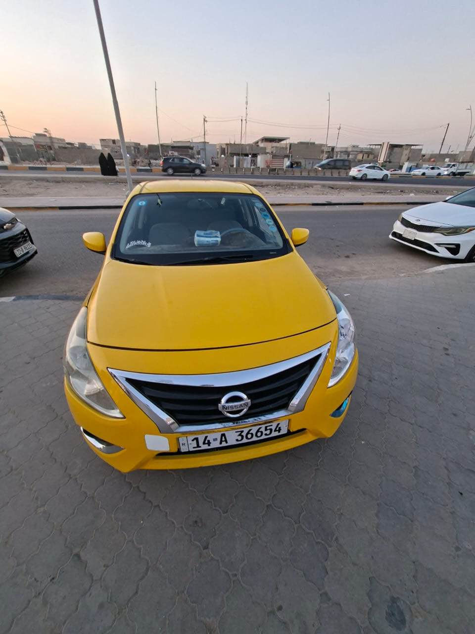 سياره نيسان فيرسه وارد أمريكي جاملق وبنيد فقط مديل 2019 ليموني خصوصي وسياره باسمي سياره كلشي جديد ذب لها كلشي شغال تبريد وكلشي البصره شراي يجي خاص وتساب *********** البصرة, العراق
