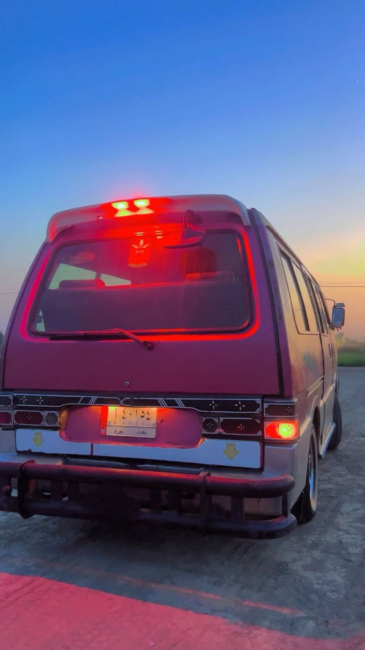 سلام عليكم 
بسته موديل 95 مكينه اكسل گير شواصي مكفولات 
سنويه لل 27 السياره تحويل مباشر  تخم تاير جديد بيه مكانه ابو غريب سعر 45 بيه مجال عليه غرامات ينزل من السعر  تواصل ***********
