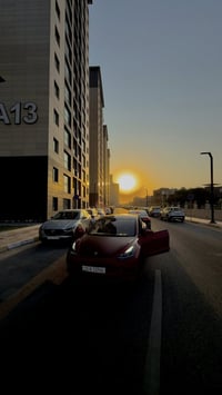 تيسلا مودل ٣ ستاندر بلس فول مواصفات   ماشية ٦٠ الف كيلو متر قابل للزيا...