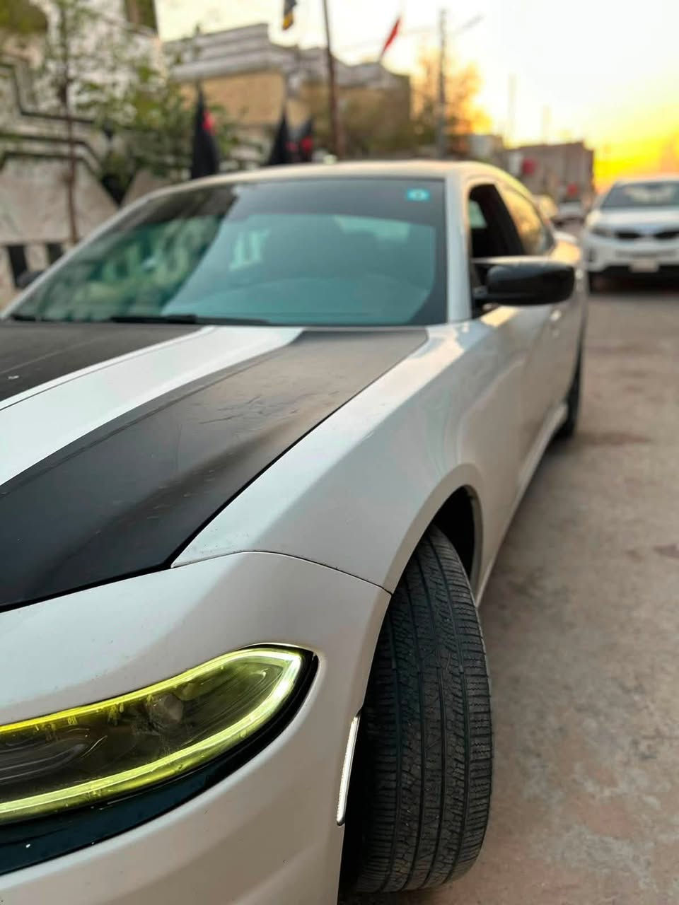 السلام عليكم
جارجر sxt2018 اصل

المكينه 6سلندر 3600V

المواصفات
بصمه تشغيل 
فتحه سقف
تحديد مسار 
السياره كامله من كلشي حداديه تايرات جديده تبريد شغال كلش نظيفه السياره
الحادث مثل ماموجود بالصور + السونار  السياره رقم بغداد بأسمي  السنويه لحد 2030 توني مجدده هزه وكلشي كامل تحويل ثاني يوم

الجامه الاماميه مكسوره فقط 

السعر 170 وبيه مجال 

مكاني البصره 

الرقم 
***********
