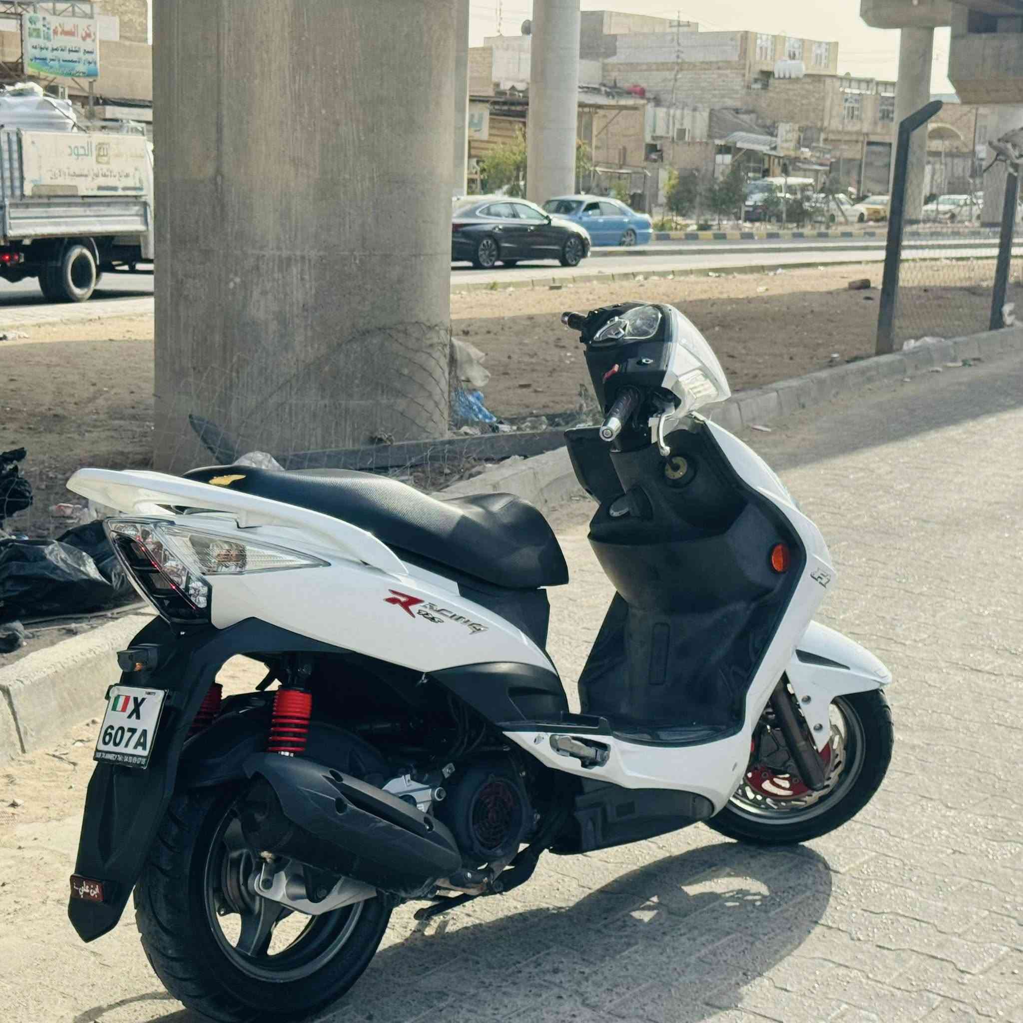 عمي سلام عليكم.                                          دراجه للبيع كامكو ريسنك  مديل 12 الدرجه كفاله عامه مكينه خير من الله اني قبل شهرين منزله من الحاويه  ماشيه 46 الف منزله من من مجمع كاظم الشبلاوي بخان المخضر اني الله شاهد اشتريته بمليونين مكاتبه موجوده 
مكاني نجف 
السعر 1700وبيهه مجال 
الرقم***********
