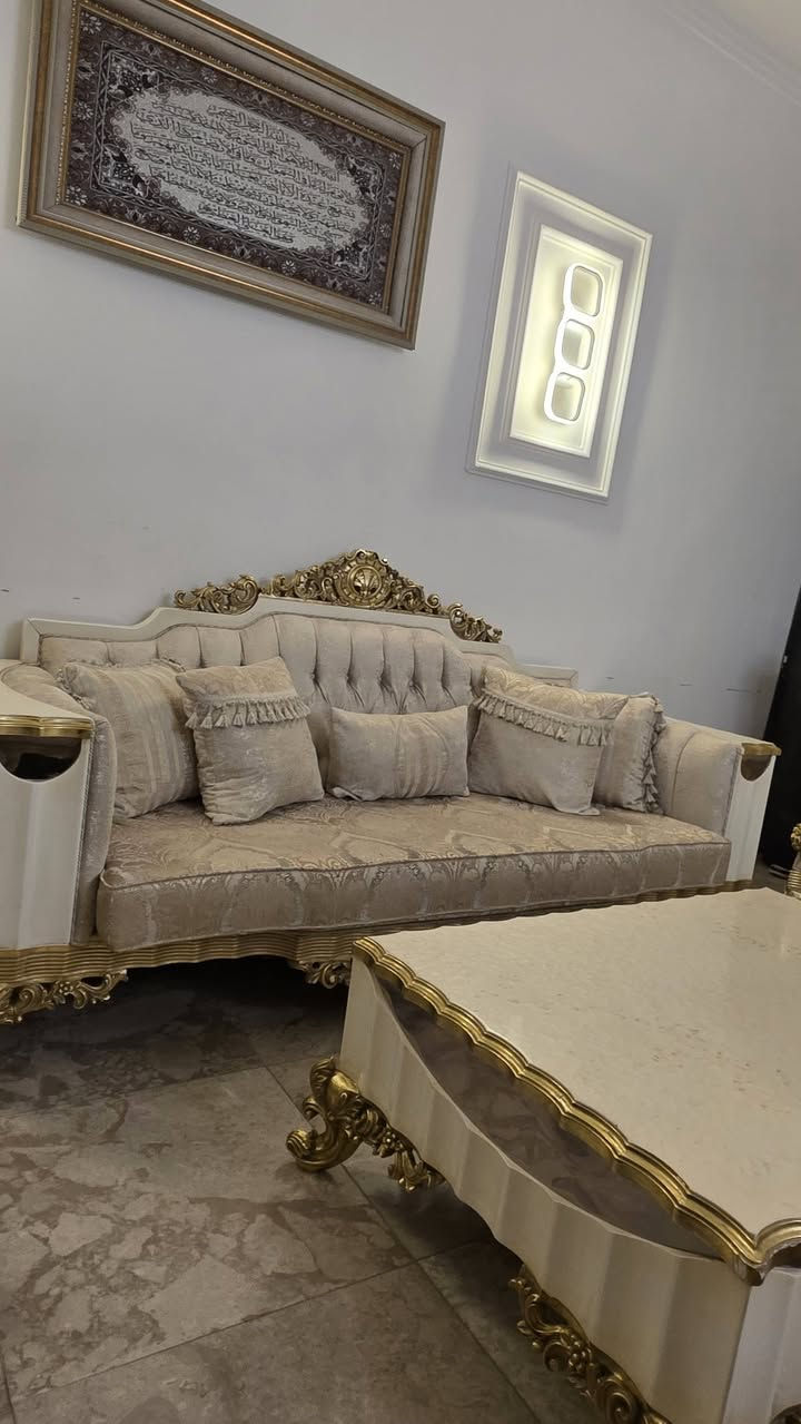تخم ملكي زان درجه اولى دزاين ايطالي حديث فخم ١٠ مقاعد وطبلات وياه اخو الجديد 
***********
