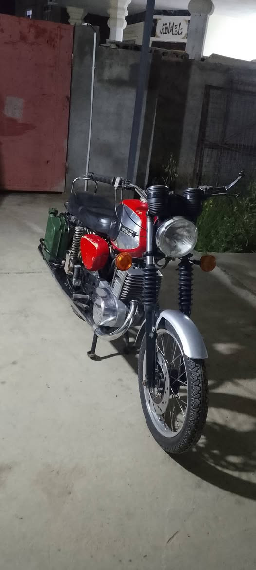 السلام عليكم دراجه واحد وثمانين للبيع سايس ميتين تعمير جديد لحيم فقط جوه اكشن واحد وميه وبيها مجال المكان فلوجه ***********
