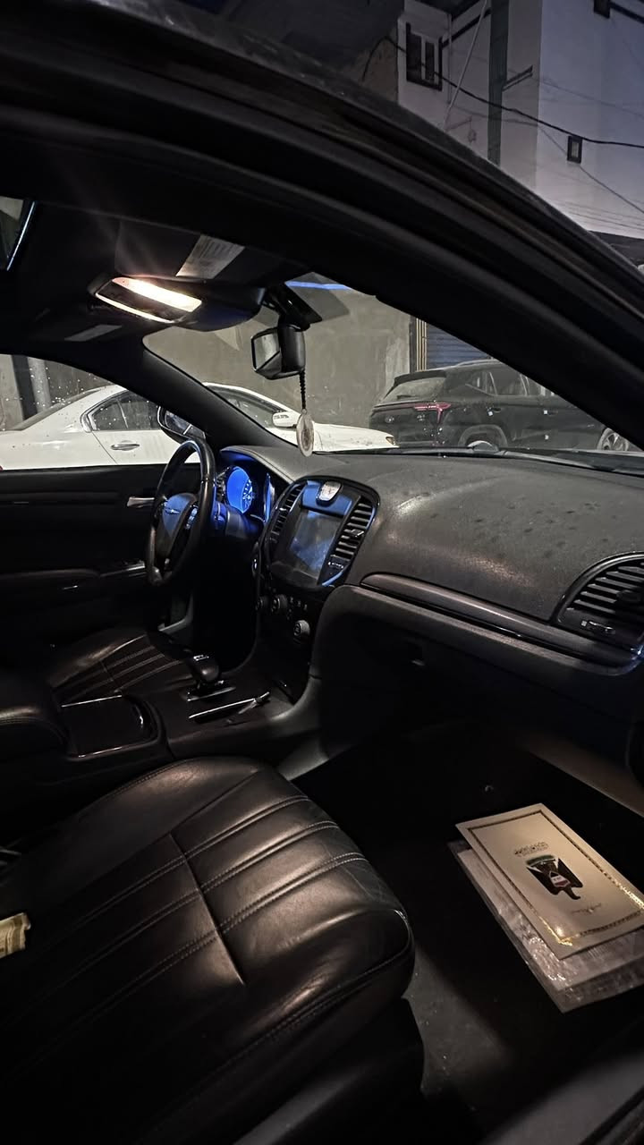 السلام عليكم 
اوبما ادوات ٢٠١٤ كصه جنطه 
فول موصفات s مكينه سته سلندر

السياره ٣٦٠٠
فتحتين بانورما 
كشن حضن 
دواخل اسود 
شفتات ستيرن 
تدفئه كشن
السعر  ٦٢$ 
كير ومكينه بل جيس  
كصه مامبينه والسياره كلها مبطنه مـטּ جوا شغل اصلي

***********
