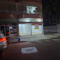محلات اثنين للايجار منطقه الكويتي الشارع العام للاستفسار الاتصال على ا...