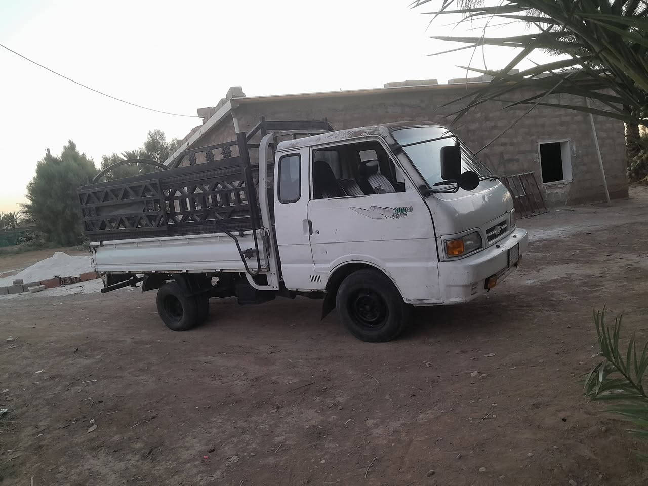 سلام عليكم كيا بنكو 96 كير محرك صدر كهربائيات كلها شغاله شاصي مكفول تخم تاير لاصرف ولابخار رقم السياره الانبار بسم مره بغداد تريد تحويل او وكاله مكان السياره ديالى ناحية العظيم  السعر 37 وبيه مجال شي قليل الرقم *********** مامتواجد عل انترنت
