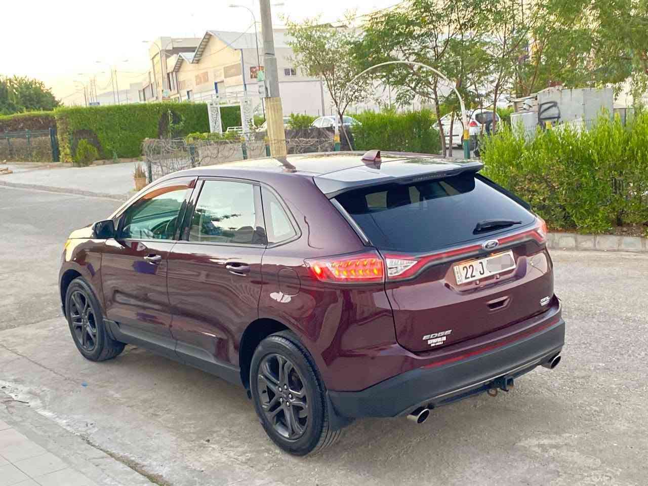 Ford Edge 2018 SEL
فورد ایدج  مواصفات SEL
لون مميز عنابي
يعني فول مواصفات عدا فتحة
ماشية 84 الف
سيرفس كامل مكمل جديد
حادث بسيط جاملغ نفر نص شبر بنيد بدون دواخل ايرباك فقط ستيرن سيستم
مواصفات حلو مرتبة سيارة مال البيت
سنوية و هزة جديد لحد 2029 بأسمي
مكاني اربيل 
رقم موبايل: 
***********
*********** أربيل, العراق
