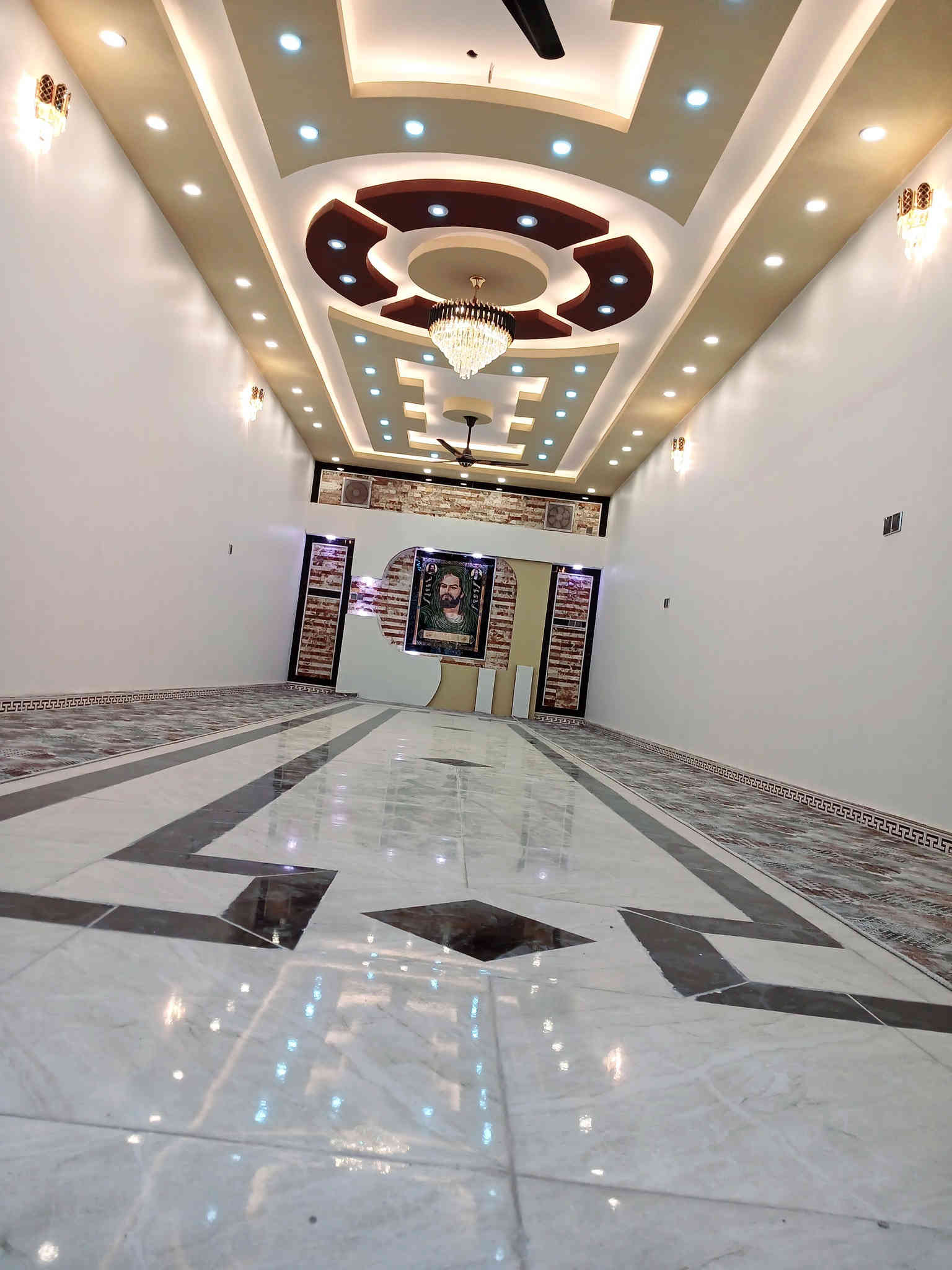 سلام عليكم بيت للبيع بل وركاء حي الشهداء الثاني.  تفاصيل البيت.مساحه 300 متر. طابو صرف.  الشارع 10 امتار

براني طول 14×4 + حمامات خارجيه 

3 غرف واستقبال ومطبخ وحمامات. 
وبي درج خارجي للطابق ثاني لكن ما مبني.  
واجه البيت 15ونزال 20 
 البيت مطلوب للمصرف. يسويلك اقرار محكمه. سعر 175 وبي مجال.  #اخوان_مكلف_بل_نشر
*********** موجود وتساب.  
 
اخوان اني مكلف بل نشر
