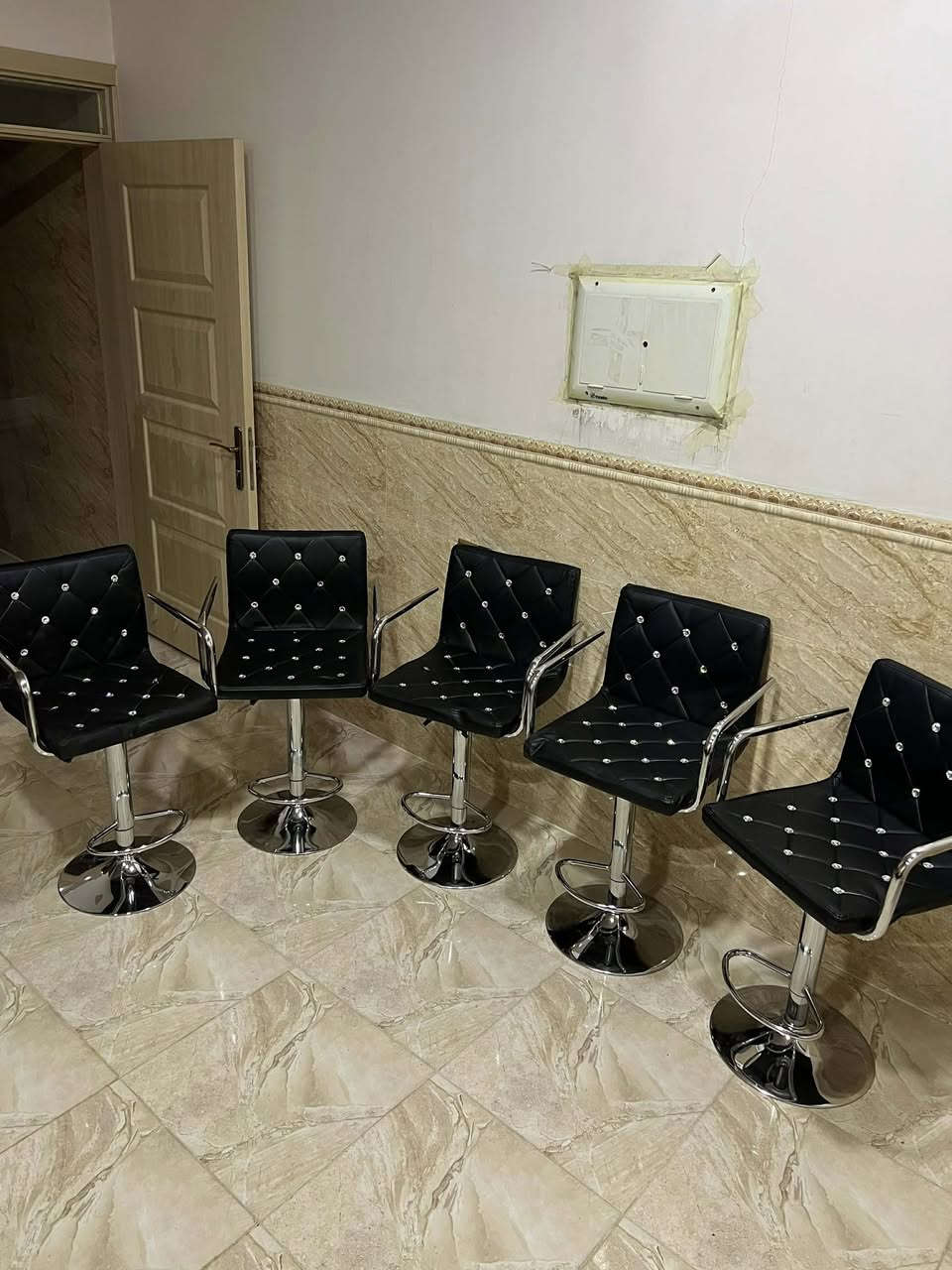 الحَمْدُ ‌لِلّهْ ‌عَلَى ‌كُلِّ‌ حَالْ‌
وەجبەیەکی زۆر جوانی کورسی سابت بەردەستە
بۆ دەستکەوتنی هەموو جۆرە دیکۆڕاتێک بۆ دوکانەکانتان
گەیاندن هەیە بۆ هەموو شارەکانی کوردستان 
ناونیشان :- سەروچاوە بەرامبەر مزگەوتی عەزرەتی ئیبراهیم 
ژ.م ***********
