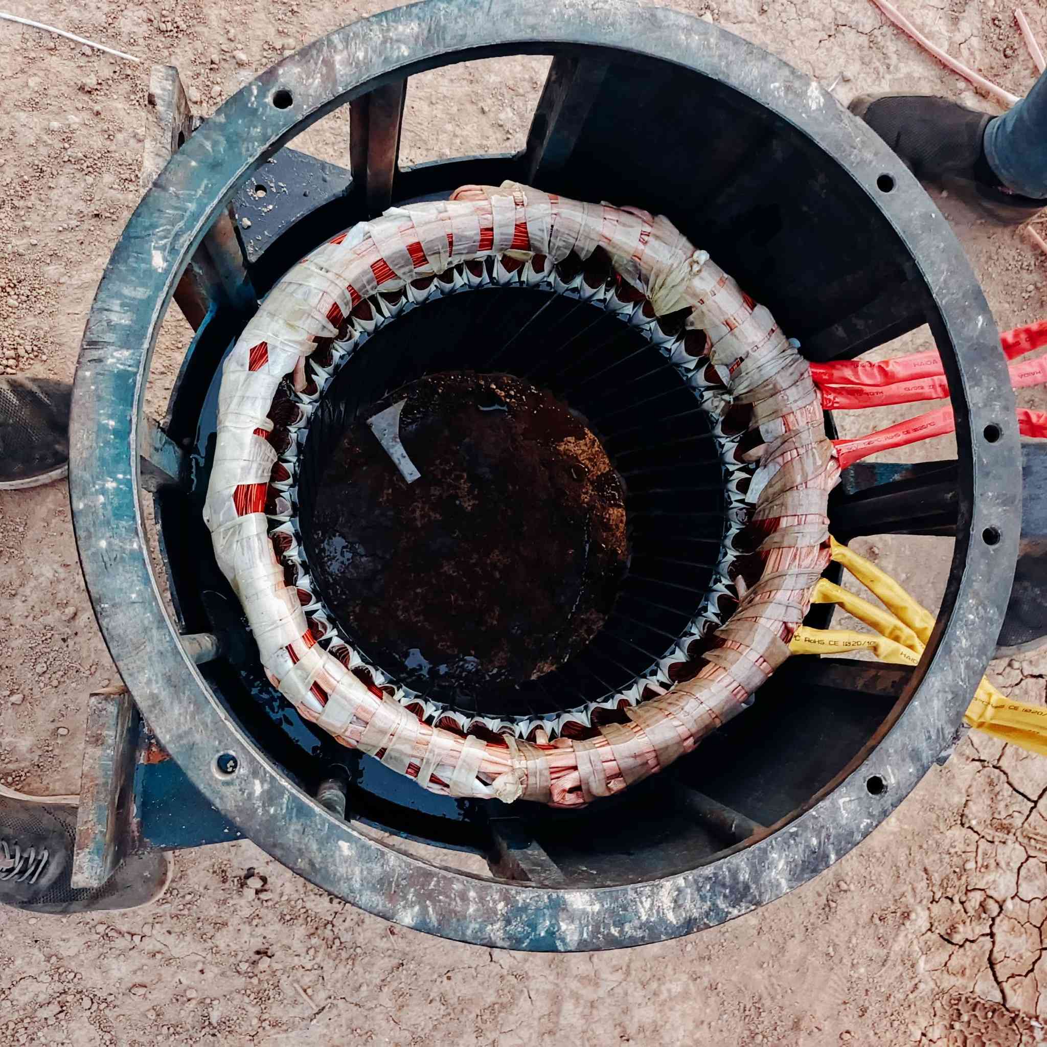 ضمان العمل ستة أشهر 
السلام عليكم لف وصيانه  كافة وجميع احجام روس التوليد موقعيا  والماطورات الكهربائية والغواطس بكافه أحجامها مع ضمان 6 اشهر نور الكهربائي *********** نعمل كافة محافظات ***********
