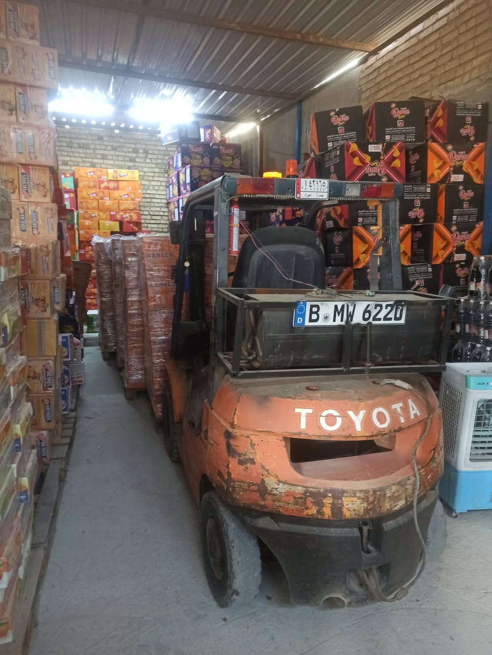 السلام عليكم رافعه شوكيه تيوتا طنين ونص موديل 2005كير عادي نمرتين 2سلايت 2حركه رافعه نظيفه جاهزه كير ومكينه كفاله محرك بانزين  وضع شركه الرافعه جديده جاهزه للعمل بابل الشوملي *********** السعر 35ورقه  ***********
