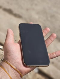 تلفون 16 برو ماكس ذاكره 256 بطاريه 95 الجهاز نضيف كلش ومداخل تصليح ابد...