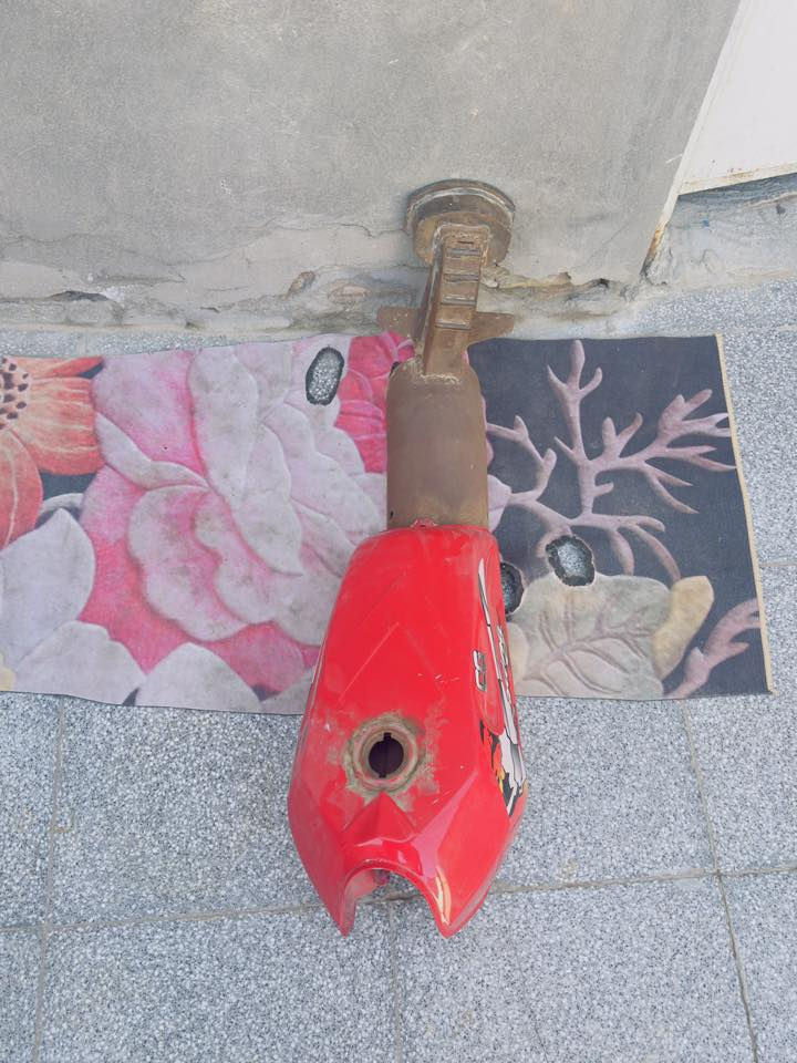 تانكي او راسطه للبيع اتانكي داخله وصخ عوزه تنضيف  صفاحيات تانكي موجوده سعره 20 بيه مجال او راسطه باكستانيه قديم شغل ثقيل 35 بيه مجال خاص ما متواجد هاذه رقمي ***********
