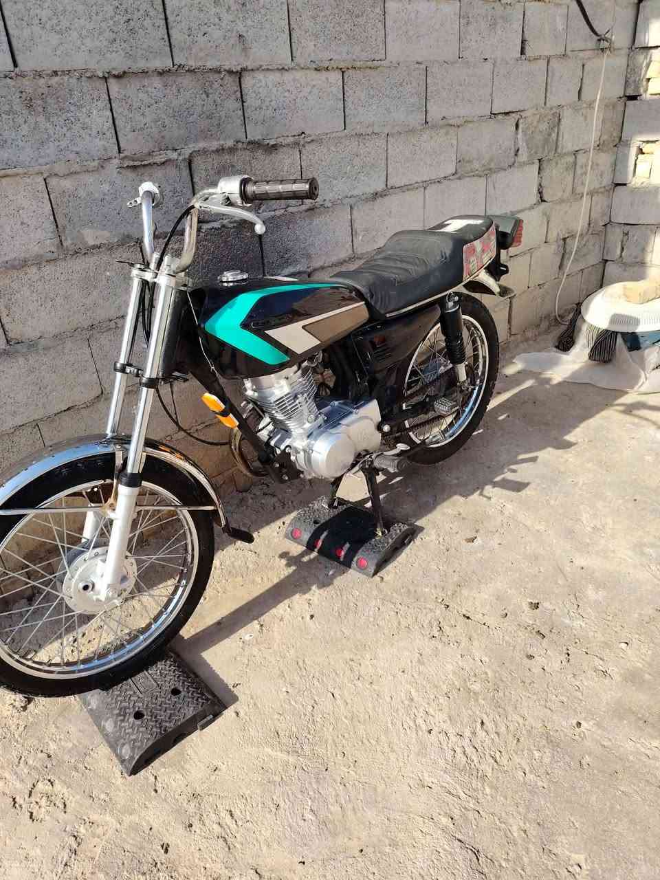 سلام عليكم دراجه للبيع دراجه حلو ونضيفه اي ستفسار هاذ الرقم ***********
