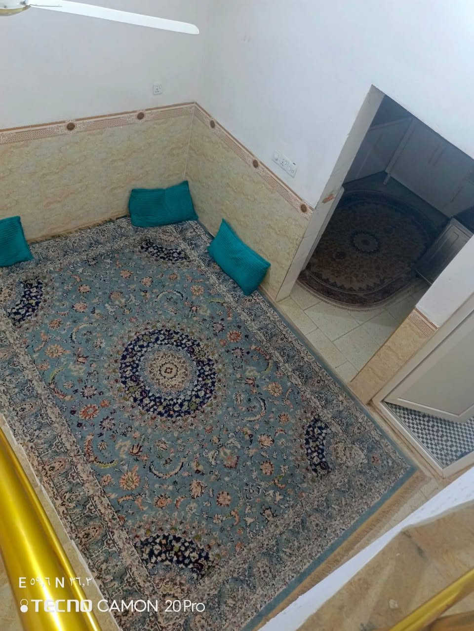 للبيع بيت ٥٥ متر طابقين صب مسلح بناء جديد يتكون من استقبال وصاله ومطبخ وصحيات ومنور والطابق الثاني غرفه وصاله وصحيات وسطح
 زراعي سند 25 
الموقع الحر شارع الكابينات اول فرع عاليمين بلبدايه موقع مميز ثواني العام تقريبا وخط كوسترات
*********** متوفر واتساب للشراي فقط
السعر 77وبي مجال بسيط
