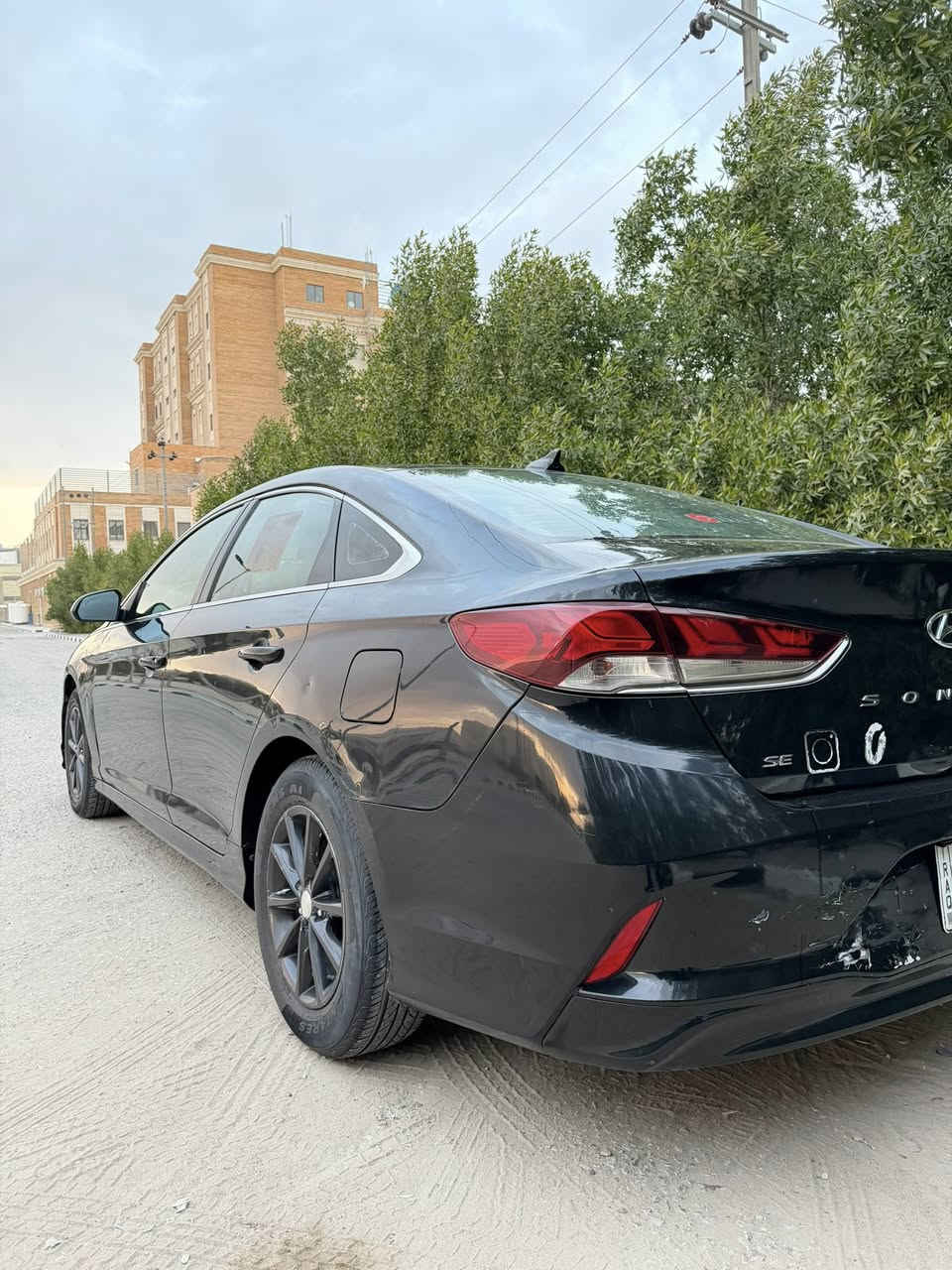 السلام عليكم
 سوناتا 2019 واريد امريكي 
حادثها جاملغ وبنيد سطحي 
مواصفاته نص فول 
السياره جاهزه مناقصه برغي 
ماشيه 89mi السياره جديده بمعنى الكلمه حت ممشاه قليل 
السعر/١١٩
***********
