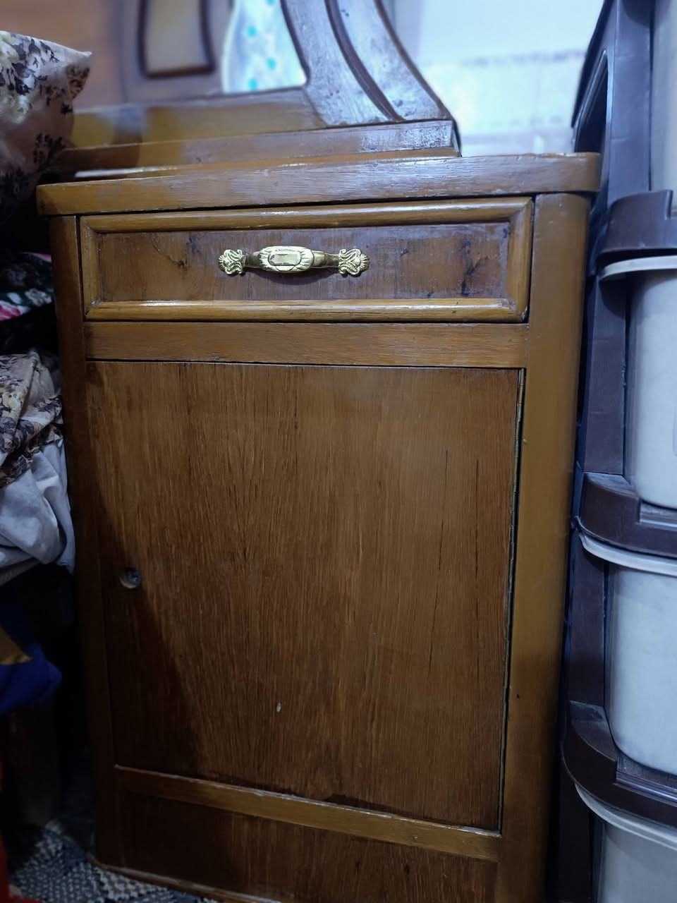 السلام عليكم غرفه نوم تسكام للبيع السعر 600وبيه مجال بسيط المكان النجف الكوفه الشراي يتصل على هذا الرقم ***********
