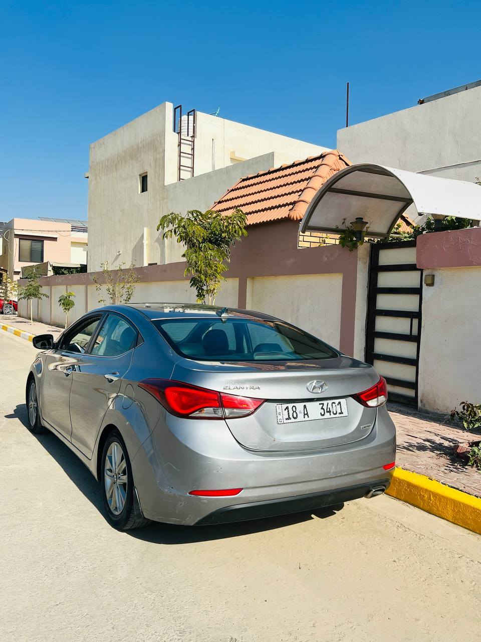 السلام عليكم النترا للبيع موديل 2014 وارد أمريكي حادثه بالجاملغ جهت السايق شويه من عنده موجدو سوناره بالمنشور كير مكينة مكفولات بصمه فول مواصفات 1/1 تخم تاير تبريد كله جاهز رقم بابل سنويه لل26 بسمي السياره جاهزه من كلشي بيه منضومة زنون كاملة عالي وناصي داخله كله مدوشم جديد حدادية كله مبدله جديد مكاني حله حي العسكري شارع 80 قرب مدرسة الرحمان وهذا رقمي *********** سعره 110 ورقات
