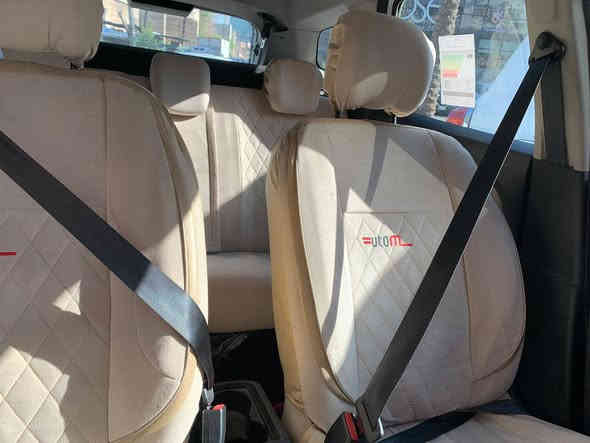 السلام عليكم 
سياره رينو دستر موديل 2021 بشهر ال11 يعني محسوبه على 2022 سياره جديده ماشيه 20 الف مكفوله 100٪ بيهه فقط طخه صغيره مثل مموجود بلصوره سعرهه 135 ورقه 
***********
