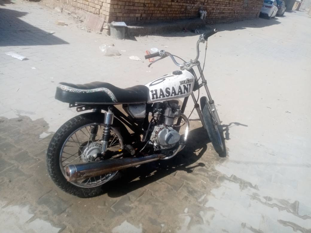 دراجه للبيع الشاصي ارشه ومكينه نامه دراجه شوفت عينكك بيهه بس عواج شويه بل دبلات ما مبين الدراجه كلك. كلك..كلك اكفله الك من السرقه السعر 250وبيهه مجال قليل المكان الرميثه يم الملعب القديم


**إذا كنت صاحب هذا الإعلان وتريد حذفه لأي سبب، رجاءا أرسل رسالة إلى الدعم الفني**