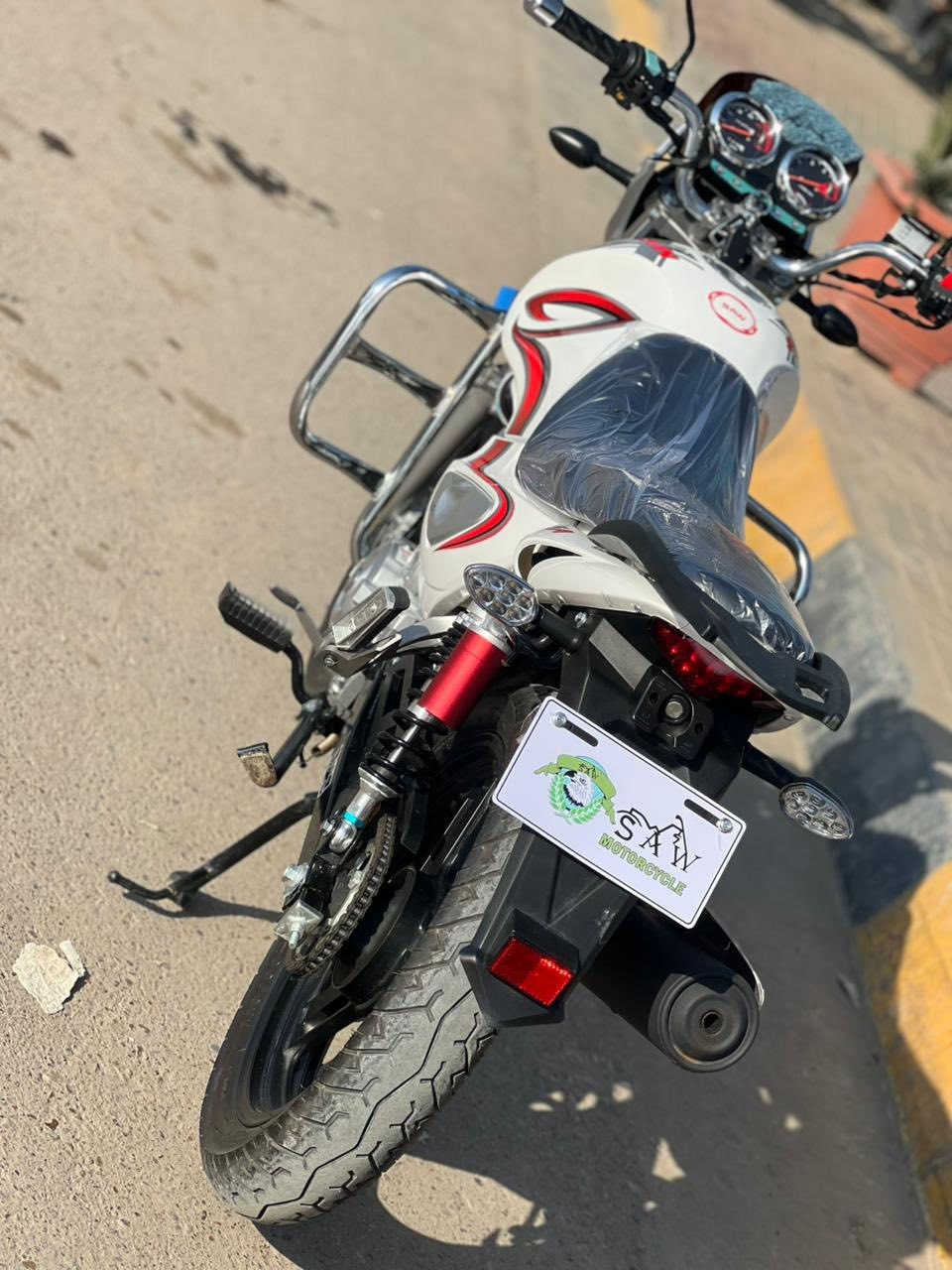 السلام عليكم
دراجه للبيع 
موديل 2025 
برغي ممبدل بيها 
بعدها زيرو 
السعر مليون 750 وبيها مجال 
***********
