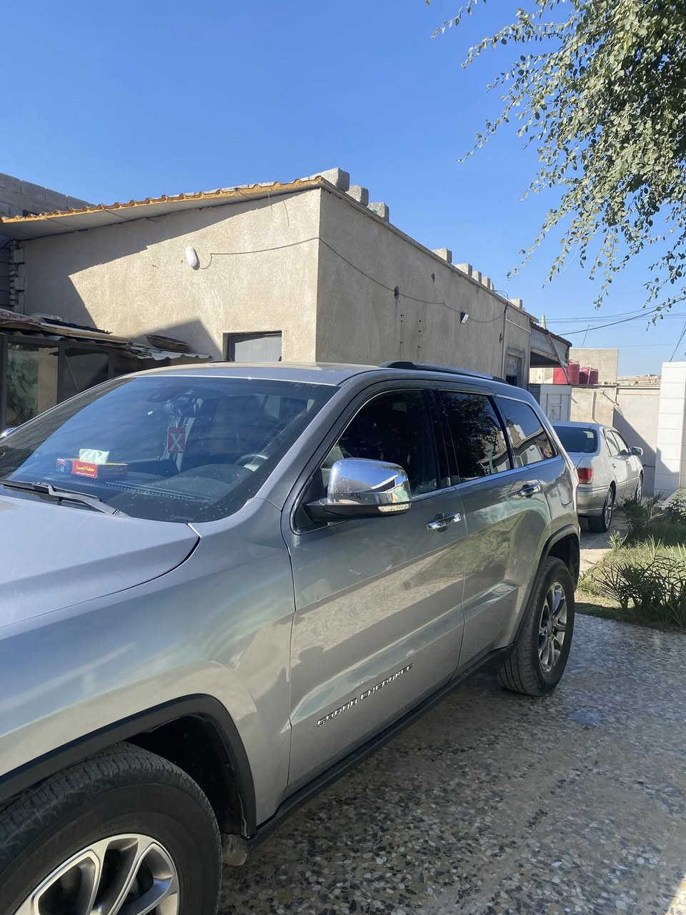 سلام عليكم جيب لاريدو 2016متومه طبق الاصل اربيل كصتين السياره
السعر 84وبيه مجال رقم التلفون***********
بل كارتون فول مواصفات مزوعه لمتدد 
1.صندوك كهربائي يصعد وينزل 
2.كشنات جلد تدفئه+تبريد 
3شاشه جبيره 
4.مكينه بل كارتون 3.600
5.لايت زنون يسوي الشارع نهار 
6.رادار امامي خلفي  
السياره مابيه نقص برغي مال جناي يشهد الله حته بطاين هستوني مشتريهن بعدني ماشادهن بصندوك
