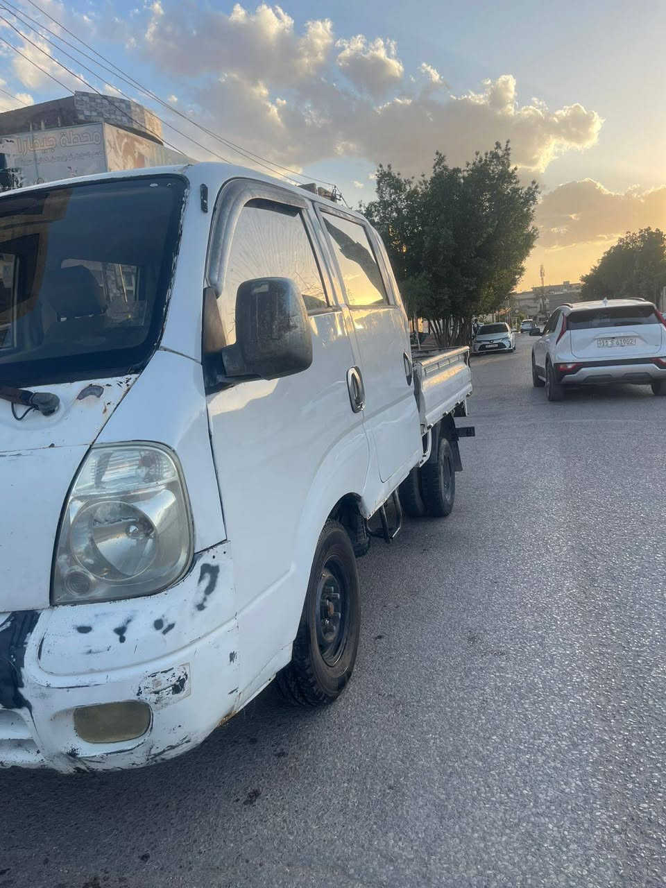 السلام عليكم 
للبيع كيا بنكو 2700  حوضين موديل 2006 رقم مثنى مميز مشروع وطني تحويلك بكل مكان  محرك وكيرها بشرط نظاف يخبلا  تخم تاير جديد داخلها مدوشم جديد صدر امامي خلفي بشرط تبريدها نقصة قايش والكهربائيات بيها  الكيلو متر والرون عاطل باقي الدشبول كلة شغال كشرها هذا وضعة مثل ما موضح بالصورة 
سنوية بشهر ال٩ تخلص ومداور السيارة مباشر بعد البيع سعرها 80 وبيها مجال بسيط 
*********** واتساب متوفر
