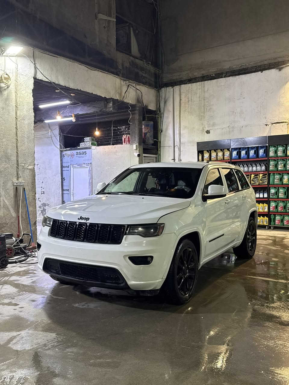 السلام عليكم جيب بلاكتوب موديل 2017رقم بغداد بأسمي حادث جاملغ وبنيد بدون بدواخل ونص جاملغ هنا بالعراق اي نقص مابيها كير مكينه حداديه السياره احلا من الصور مكاني بابل 
الرقم ***********
