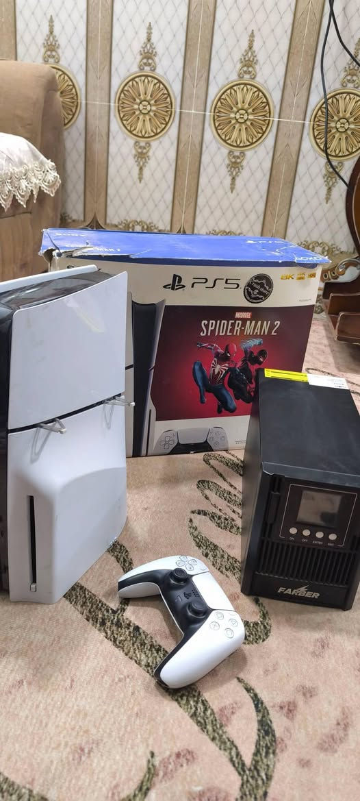 بلي 5 سلم ريجن 1 امريكي 
ب600 كامل ملحقات ماعدا اليو بي اس 
وال يو بي اس ب200
رقم الهاتف ***********
