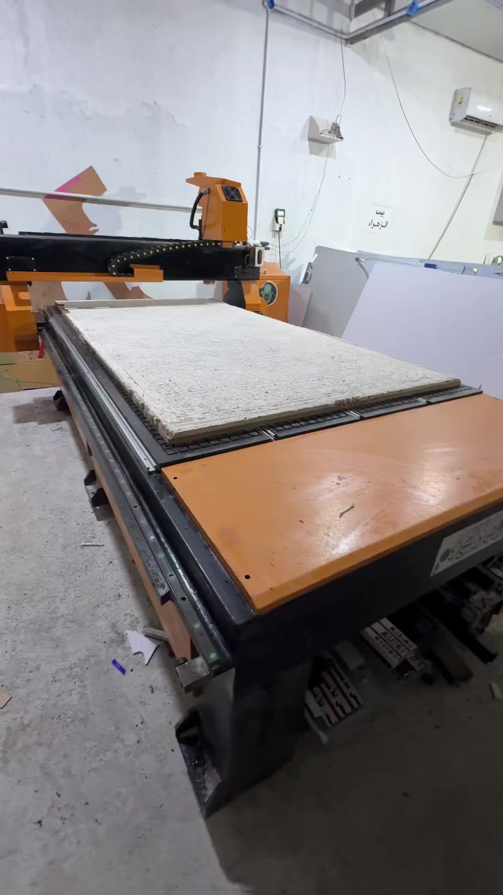 السلام عليكمCnc البيع سبندل 6كيلو واط مكينه نظيفة2018 مكينه جديدة استخدام علانة فقط يدة جوستك 3 فيز  السعر 40$وبي مجال العنوان  البصرة الجبيلة ***********
