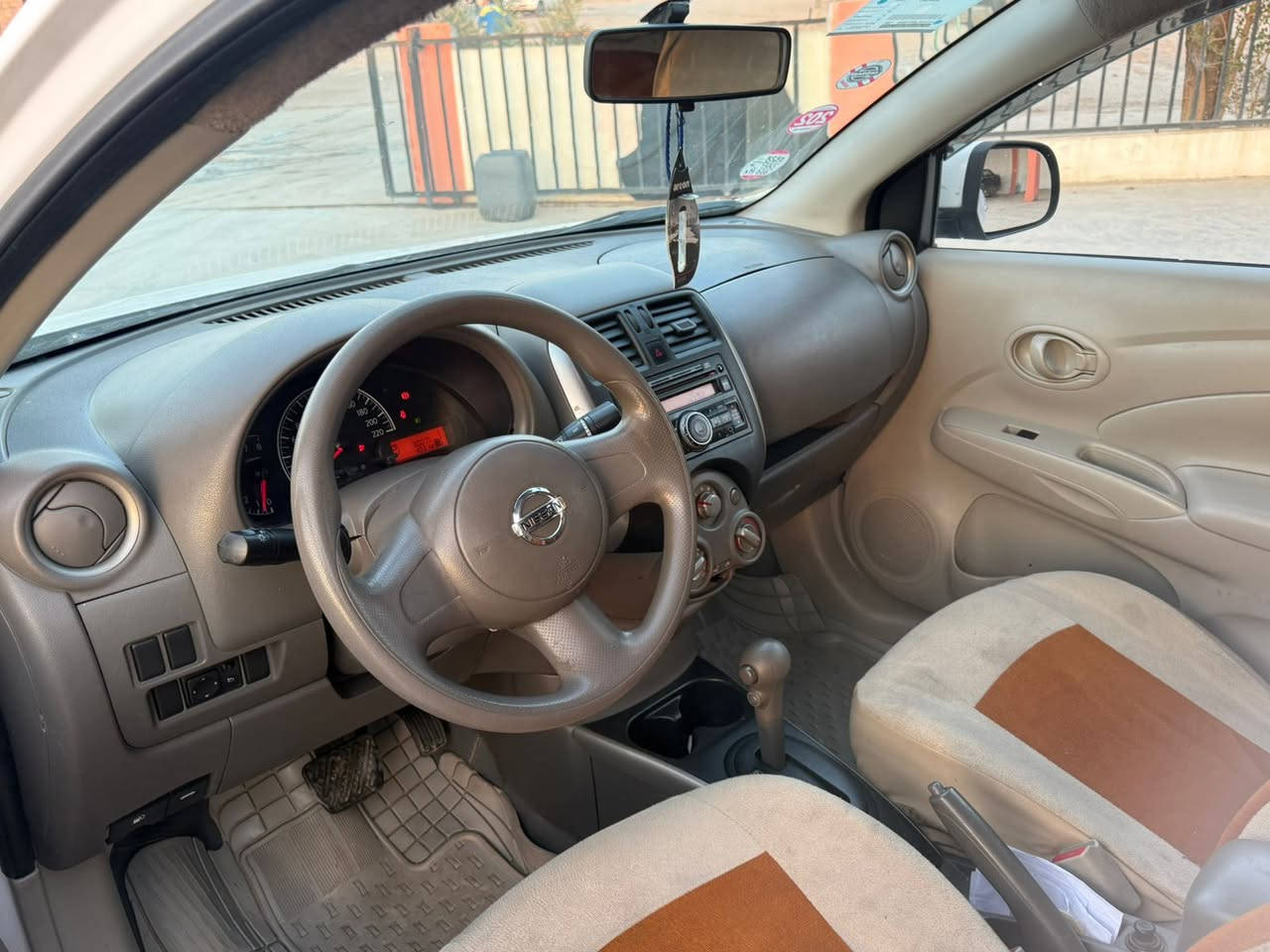 السلام عليكم ورحمه الله وبركاته 
نيسان سني هندي
2014
فقققققط بيع
فققققققققققققط بيع
بدون مراوس
بدون مراوس
قطعتين صبغ
صور السياره والسونار بالمنشووور
گير محرك ممفتوح  بشرررررط الفحص
اربع جامات كهرباء
تبريد خلفي
جنح صندوق
السياره جاهزه بدون اي نقص
رقم اربيل الجديد 
شررررط التحويل والغرامات
السعر 85 وبي مجال بسيط للشراي الجاد
مكانه ديالى خانقين
الخاص مفتوح
للاستفسار ***********
