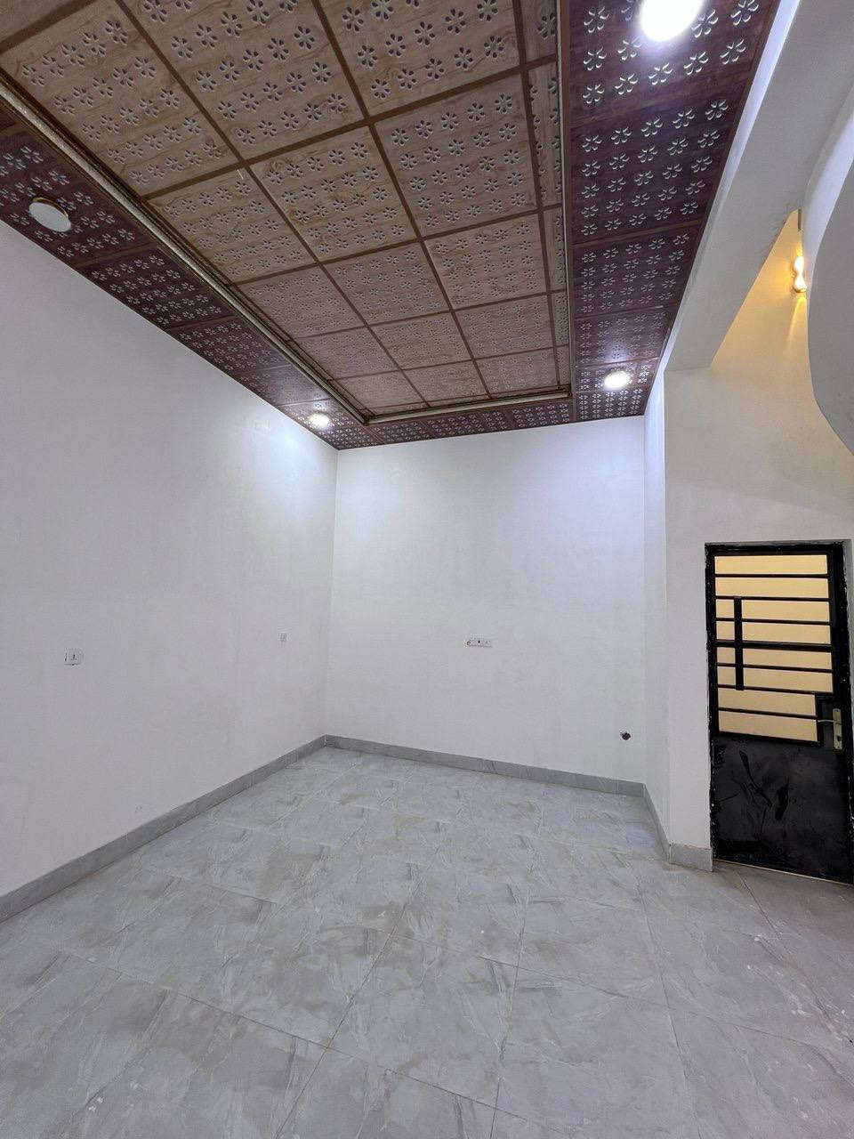 دار سكن🏠
دار سكن🏠
......
المساحة/200متر 
......
نوع العقار📑 طابو زراعي عراقي نموذج 25
......
يحتوي على🏗
استقبال/غرفيتن منام/صاله واسعه/مطبخ/صحيات داخليه وخارجيه/كراج 
......
موقع البيت📍
ابي_الخصيب_العوجة_شارع_المقيمين
......
السعر المطلوب💹
90 مليون دينار عراقي وقابل للتفاوض🤝
اللاستفسار***********
