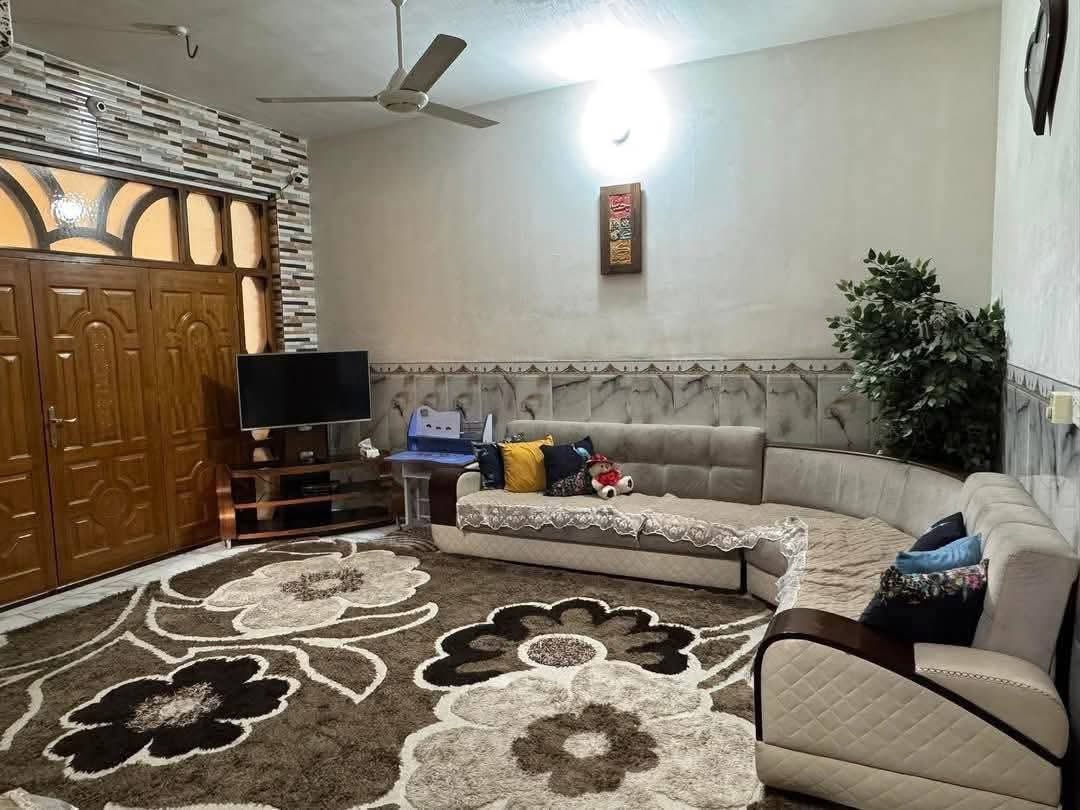 ⭕️دار للبيع في حي الجمعية خلف مطعم فوانيس 

⭕️المساحة ١٦٩م طابو صرف الواجهة ٧ ونص 

⭕️الطابق الارضي يحتوي على صالة وهول ومطبخ وغرفة نوم ومجمع صحيات 

⭕️الطابق الثاني يحتوي على غرفتين نوم ومجمع صحيات 

⭕️لطلب سعر  مراسله الصفحة او الاتصال على الارقام

🔹*نستقبل جميع عروضكم السكنية 🏠 والتجارية 🏡 بكافة مناطق الحلة 
……………………………..
للمزيد من المعلومات

مراجعة مكتب بابل الكائن في شارع ٦٠ مقابيل حلويات ريف دمشق او كراج ناجي كماش سابقاً او الاتصال ☎️ 

***********ابو احمدالاسدي  
***********احمد الاسدي
***********امير الاسدي
