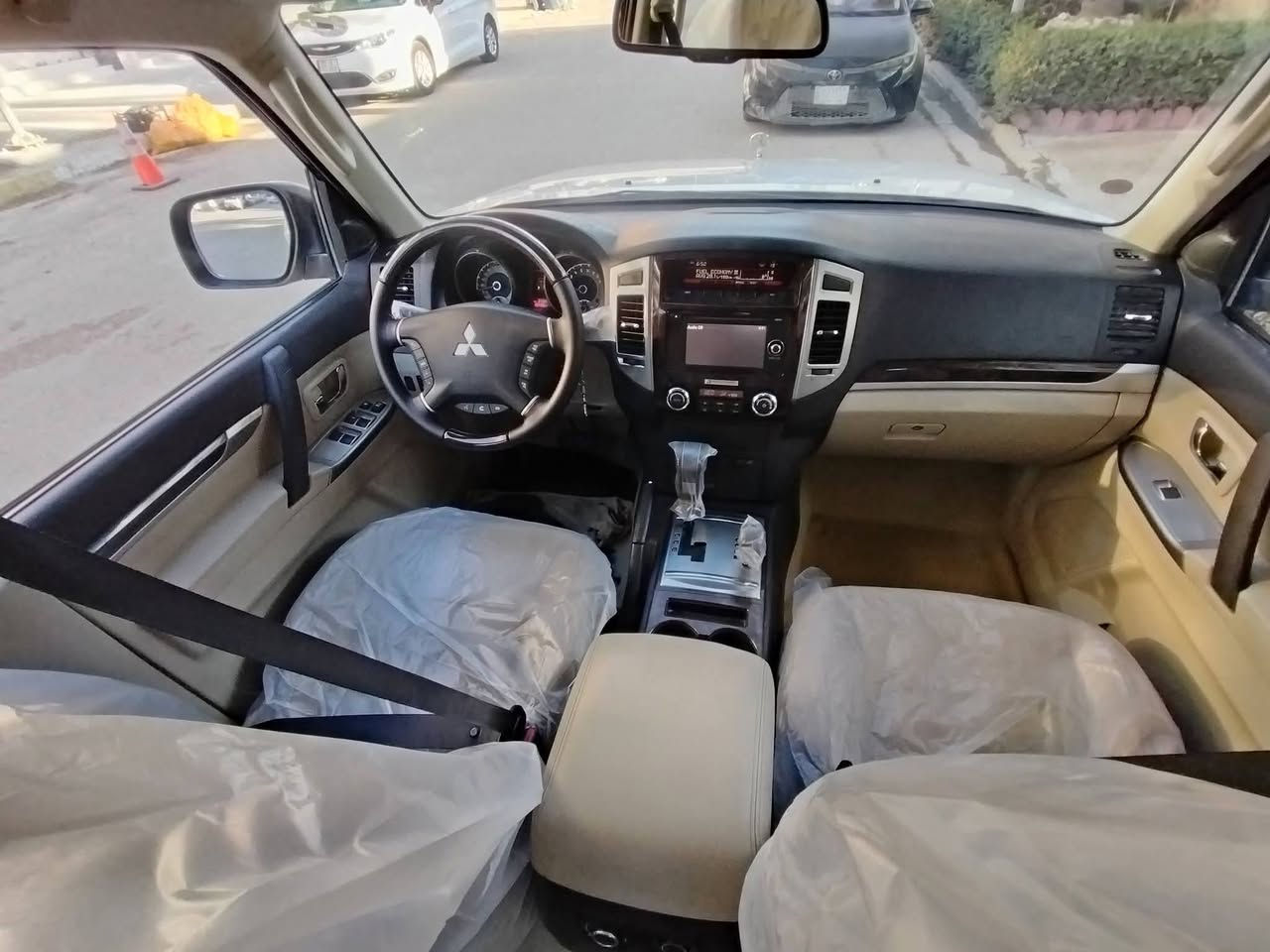 باجيرو حبتور2015 كامل مواصفات
كفالة گير محرك شخط تبديل تكحيل شرط 
ماشية181 الف حقيقي شرط الفحص 
كشنات جلد 
كشنات كهرباء
دمام خلفي
علامات 
رادار امامي
حساس خلفي وكامرة
داخل صاج 
فول تحكم ستيرن
زراك لايت
ولايتات زنون
السويجات والكتلوكات   
مكينه 6 سلندر3500شرط وكالة
السعر 175 بيها مجال لشراي 
***********
مكان السياره ميسان علي الغربي 
رقم واسط مستجعل عالبيع بسبب البناء ..
اللي موشراي لايكسر بحلال العالم الرجاء ..
