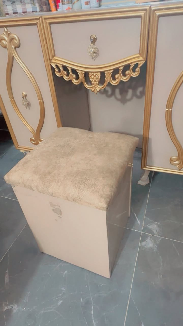 غرفه تركيه ماخذتها ب٣ الا ربع اريد ابيعها ومستعجلة اضرار جداً جداً بسيطه تجي وتشوفها 
ب٨٥٠ بيها مجال للشراي فقط.مكان بغداد جسر ديالى لجديد منطقة الكرغوليه


**إذا كنت صاحب هذا الإعلان وتريد حذفه لأي سبب، رجاءا أرسل رسالة إلى الدعم الفني**