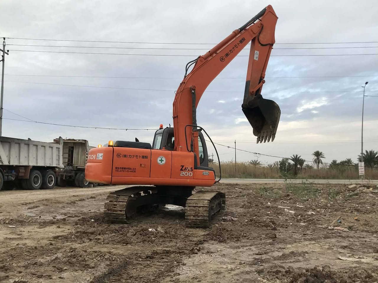 السلام عليكم للبيع حفارة هيتاشي زت موديل 2004 رقم ألماني حداديه نضيفه كهربايات كلها شغالة حفارة جاهزه للعمل الاستفسار الاتصال على الرقم ***********  ***********
